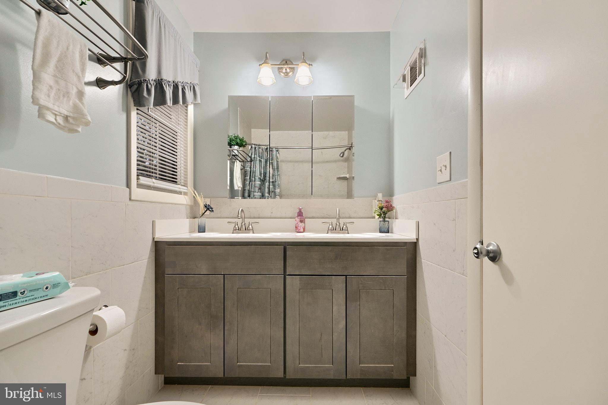 MAPLE RIDGE - Residential