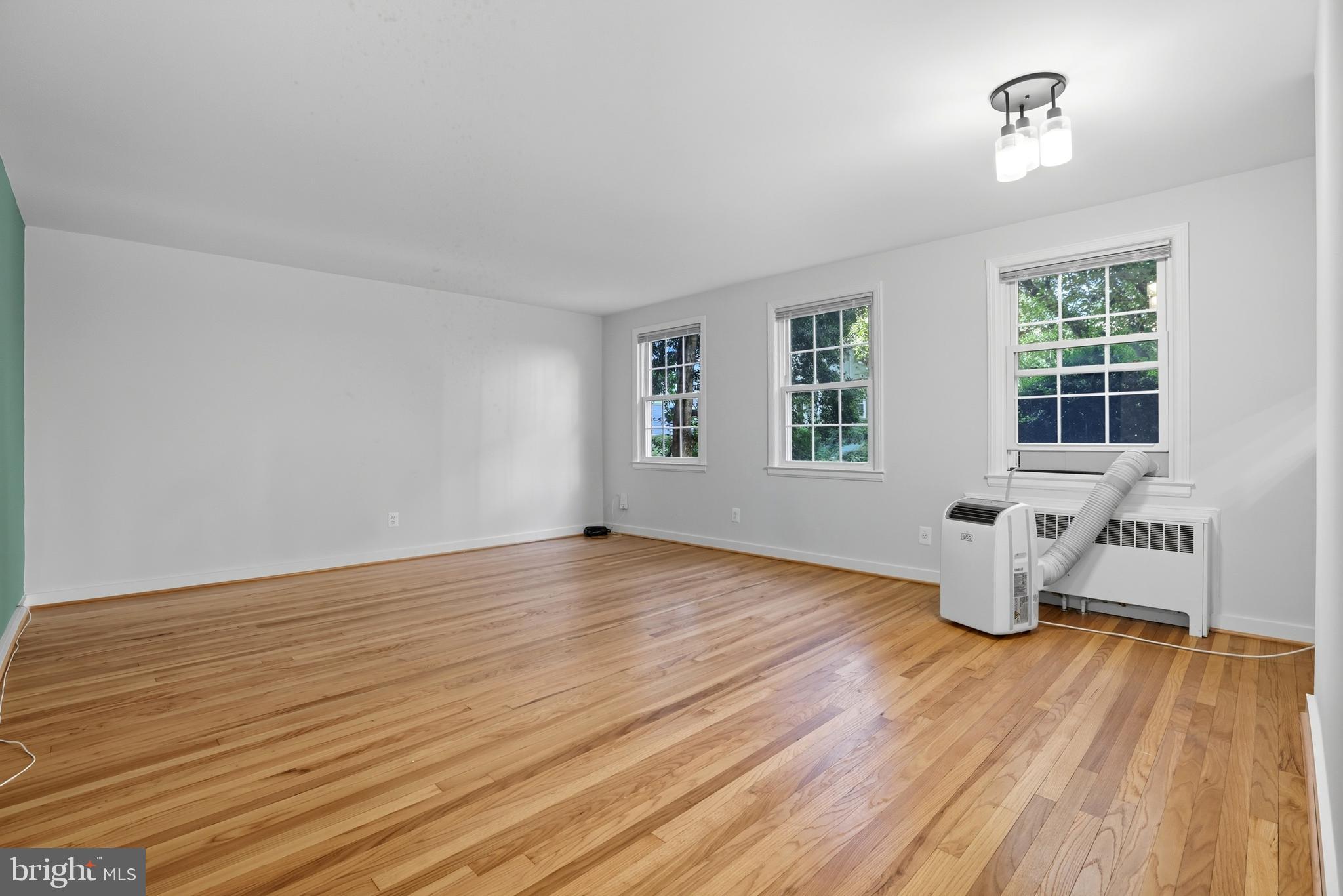 ROCK CREEK VILLAGE CONDOMINIUMS - Residential Lease