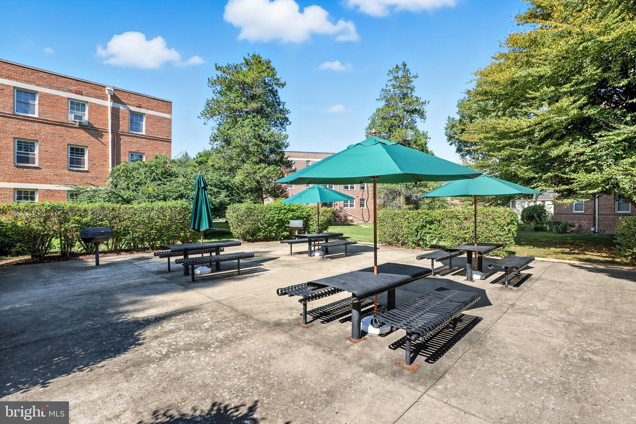 ROCK CREEK VILLAGE CONDOMINIUMS - Residential Lease