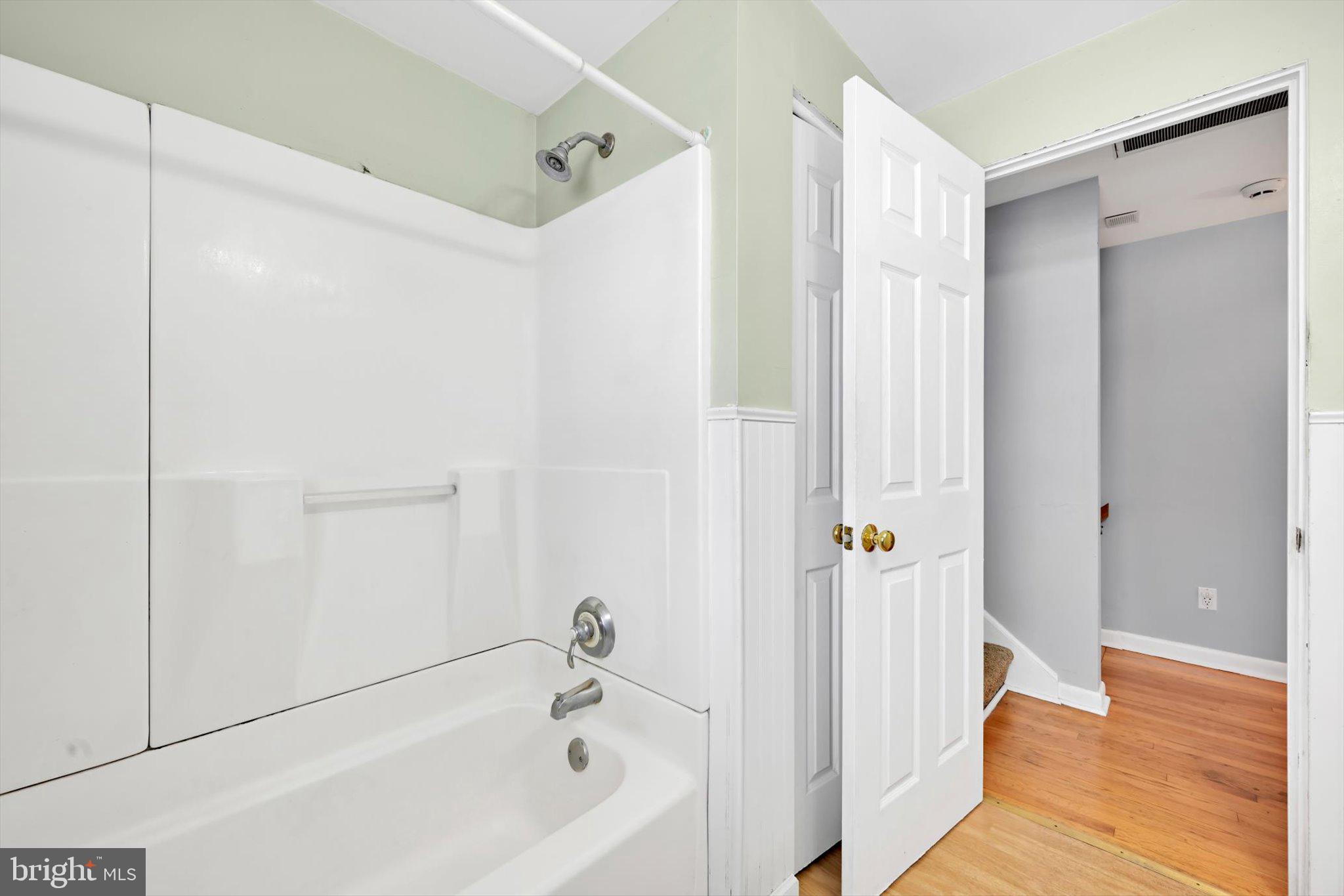 BEVERLY PARK - Residential