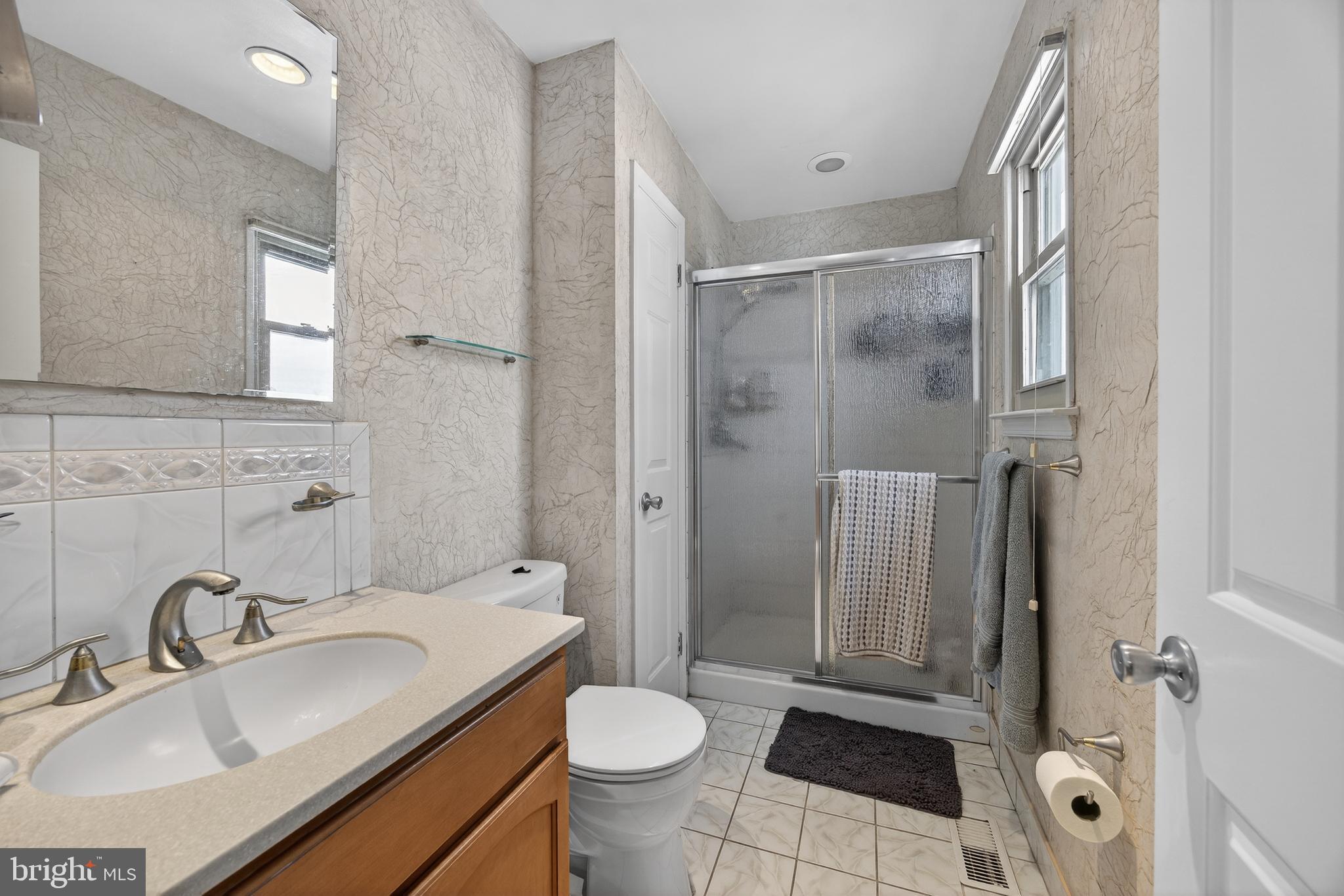 HAMPTON HILLS - Residential