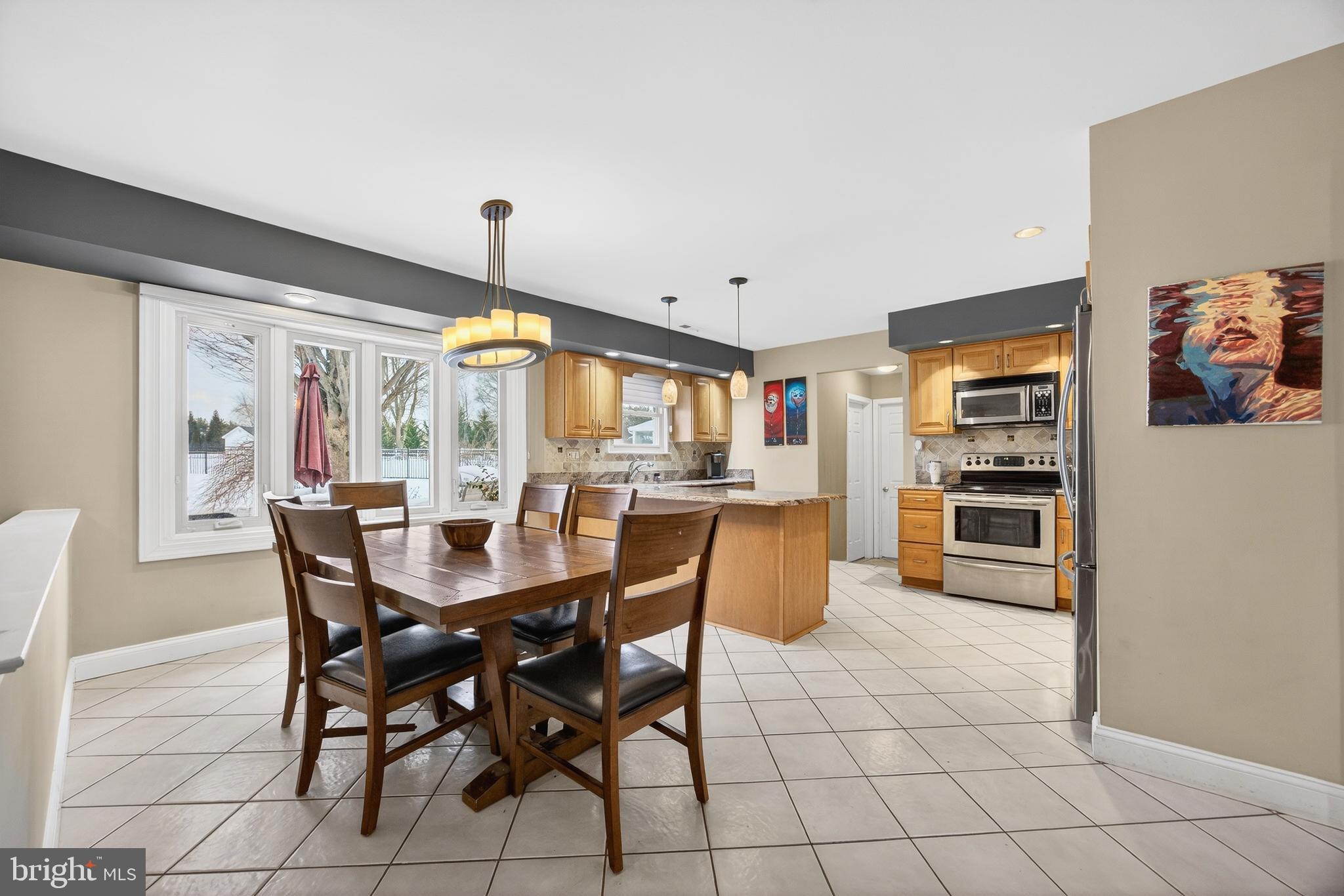 HAMPTON HILLS - Residential