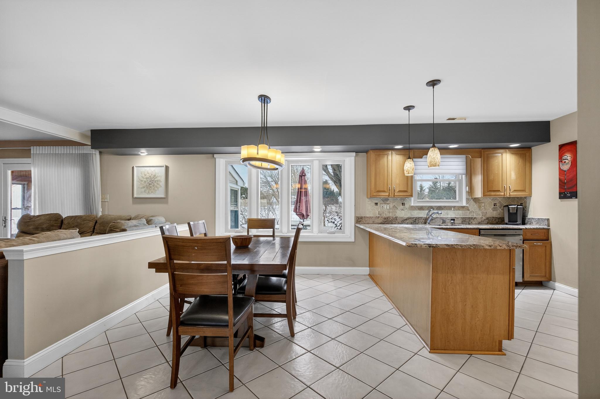 HAMPTON HILLS - Residential