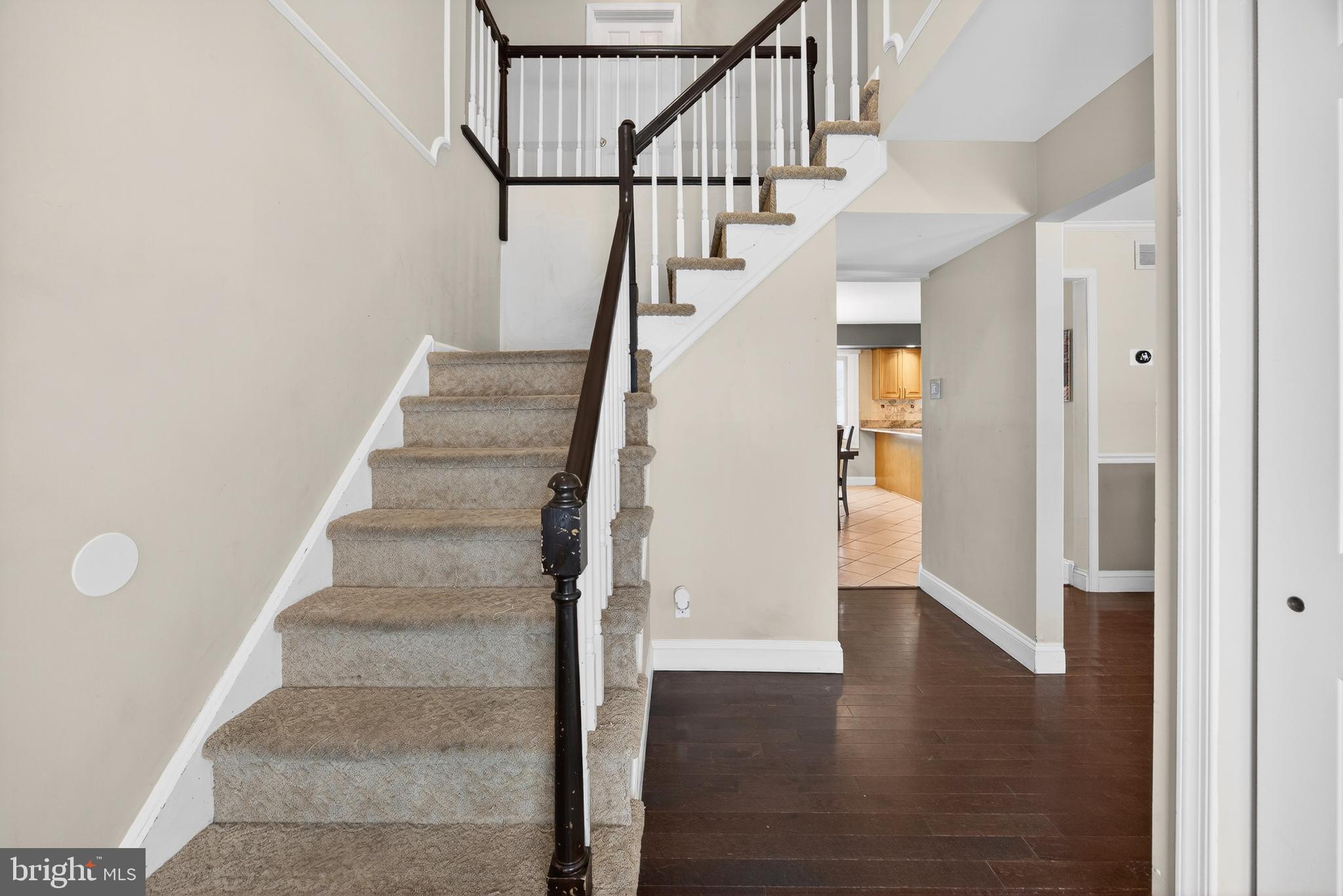 HAMPTON HILLS - Residential