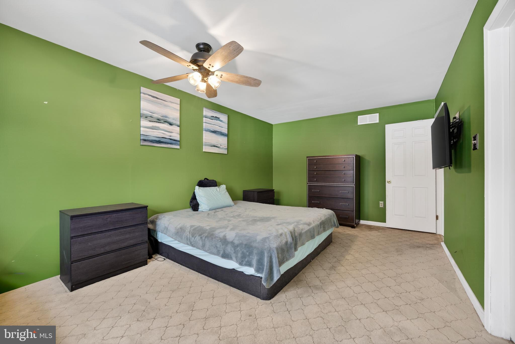 HAMPTON HILLS - Residential