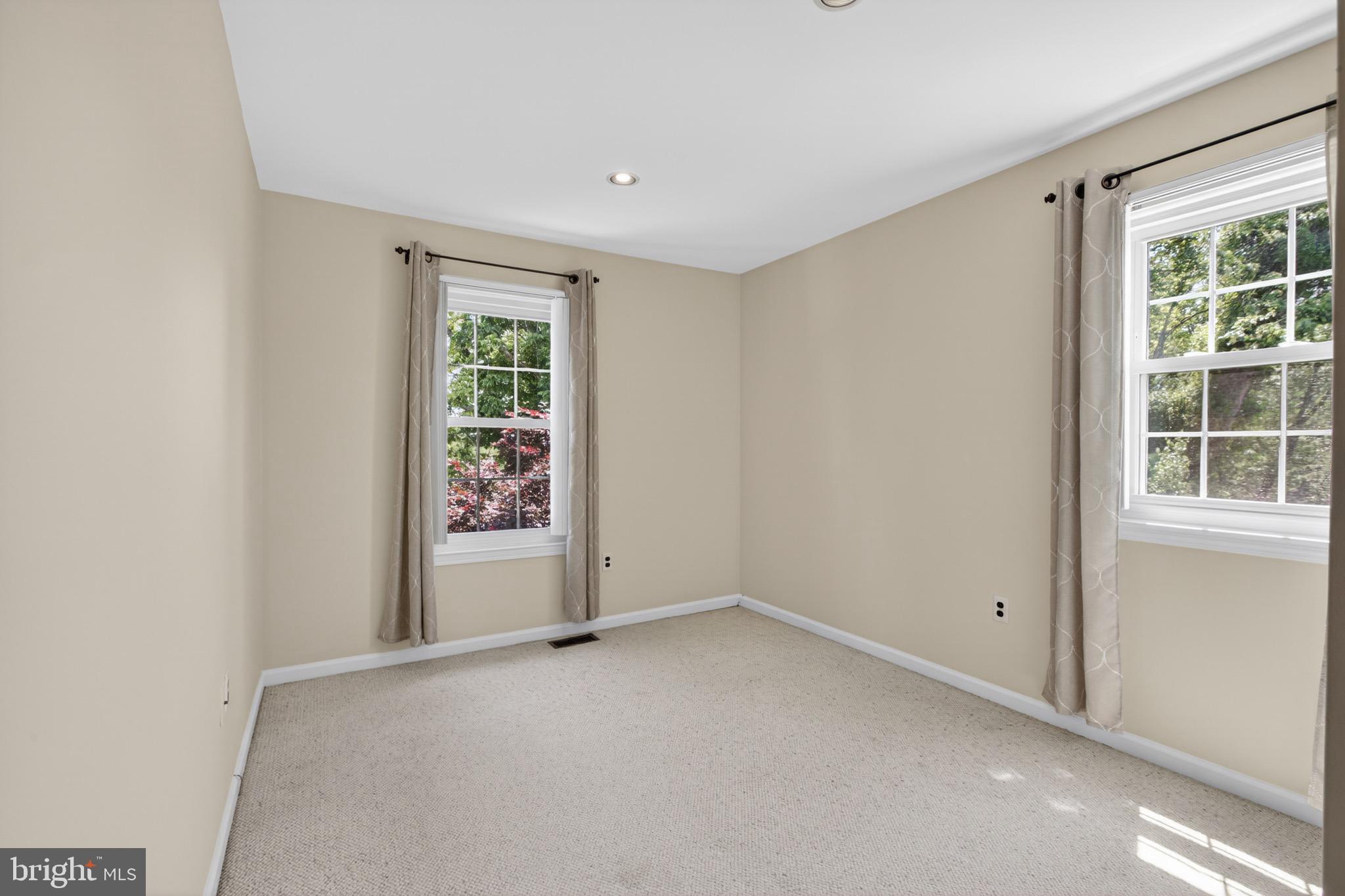 CHERRY TREE KNOLL - Residential