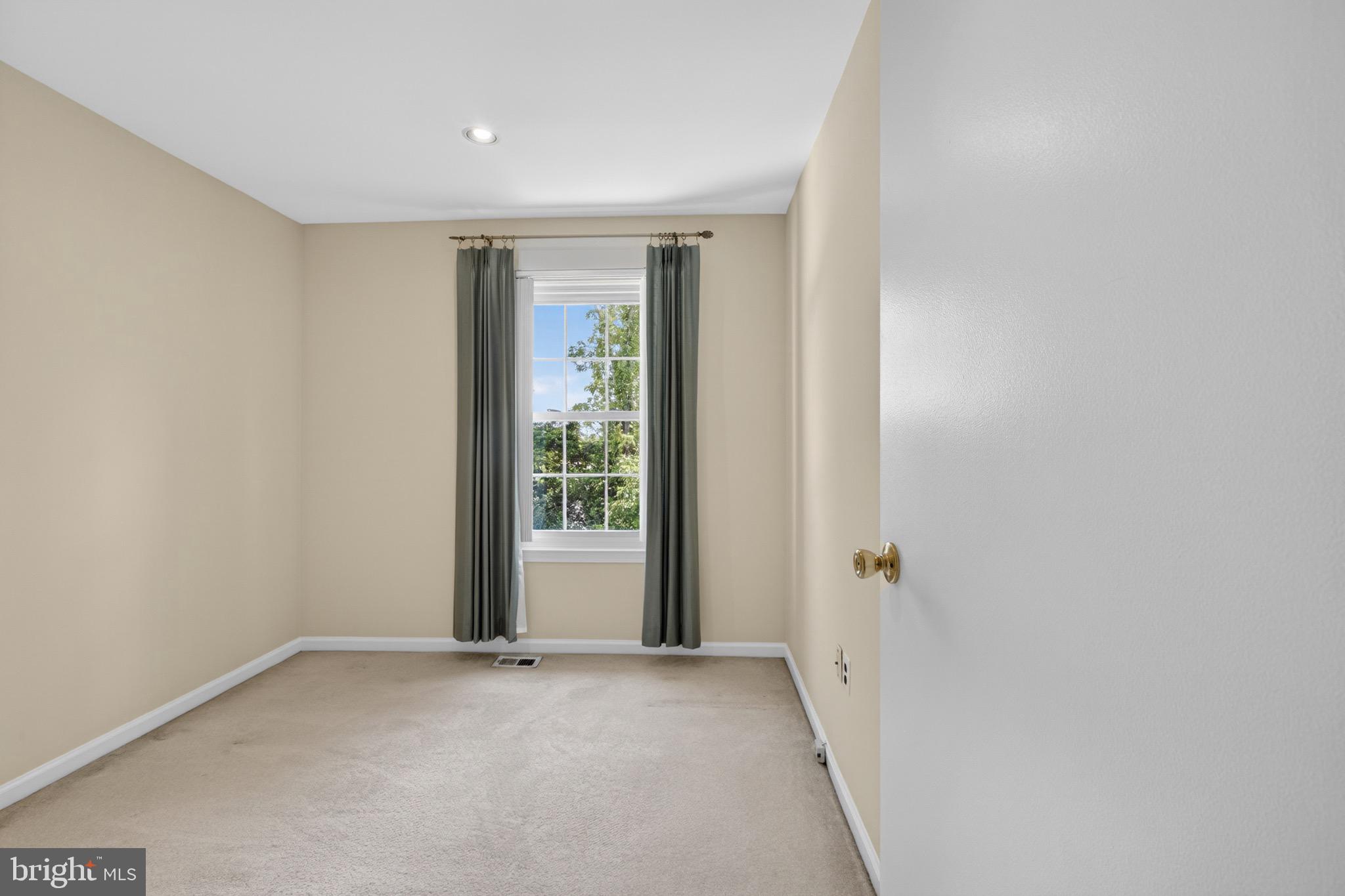 CHERRY TREE KNOLL - Residential