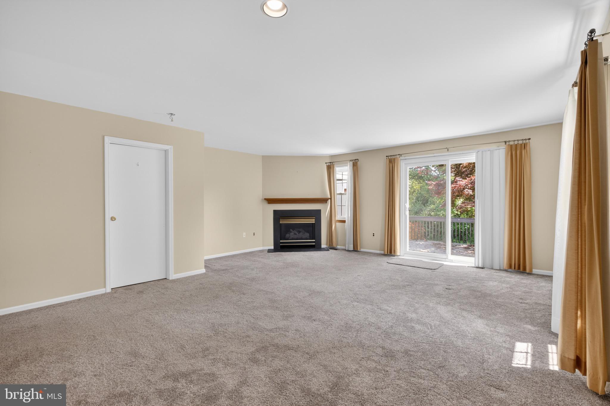 CHERRY TREE KNOLL - Residential