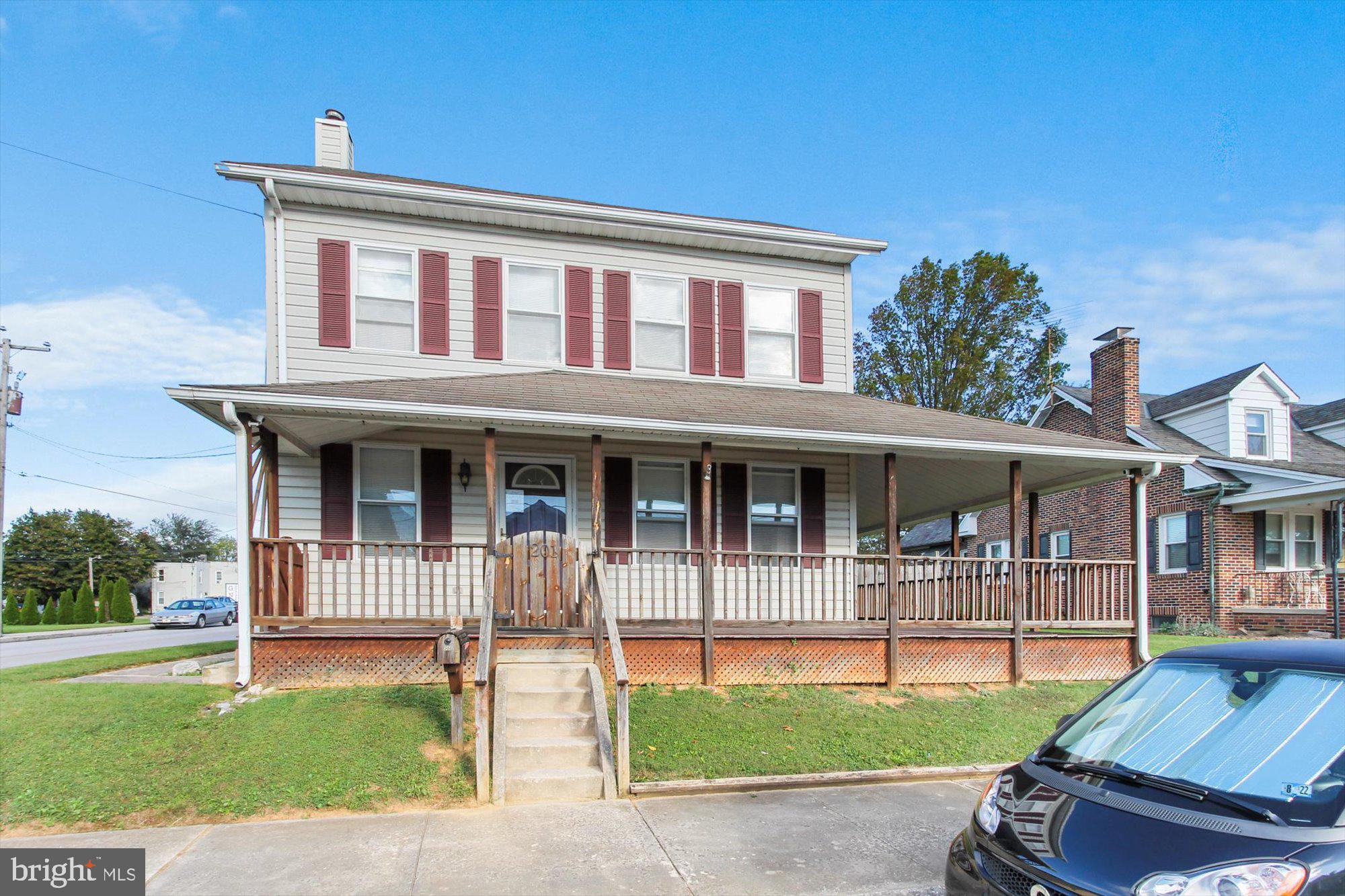 Beautiful 2 story home, perfect for a family.
