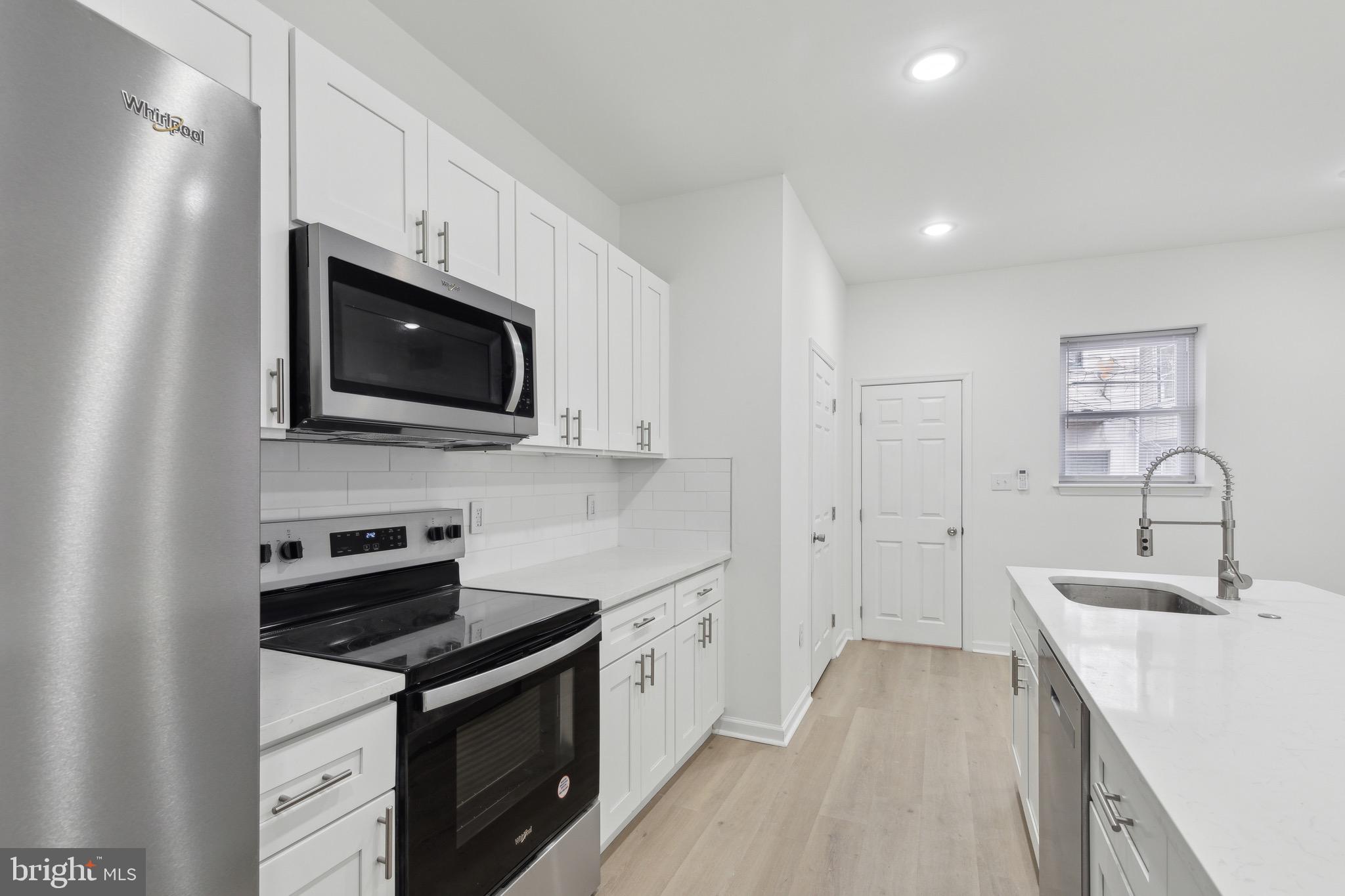 WALNUT HILL - Residential