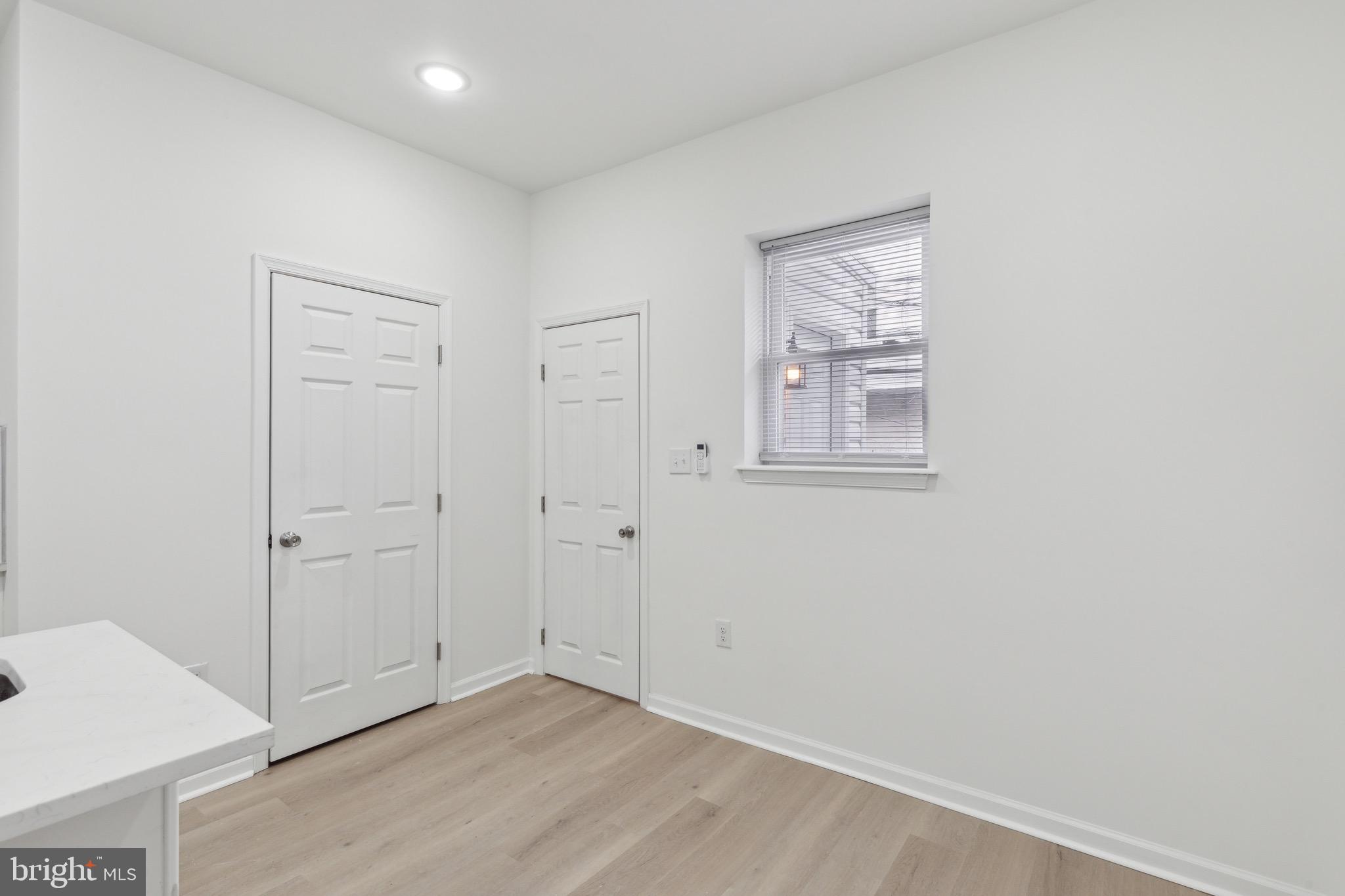 WALNUT HILL - Residential