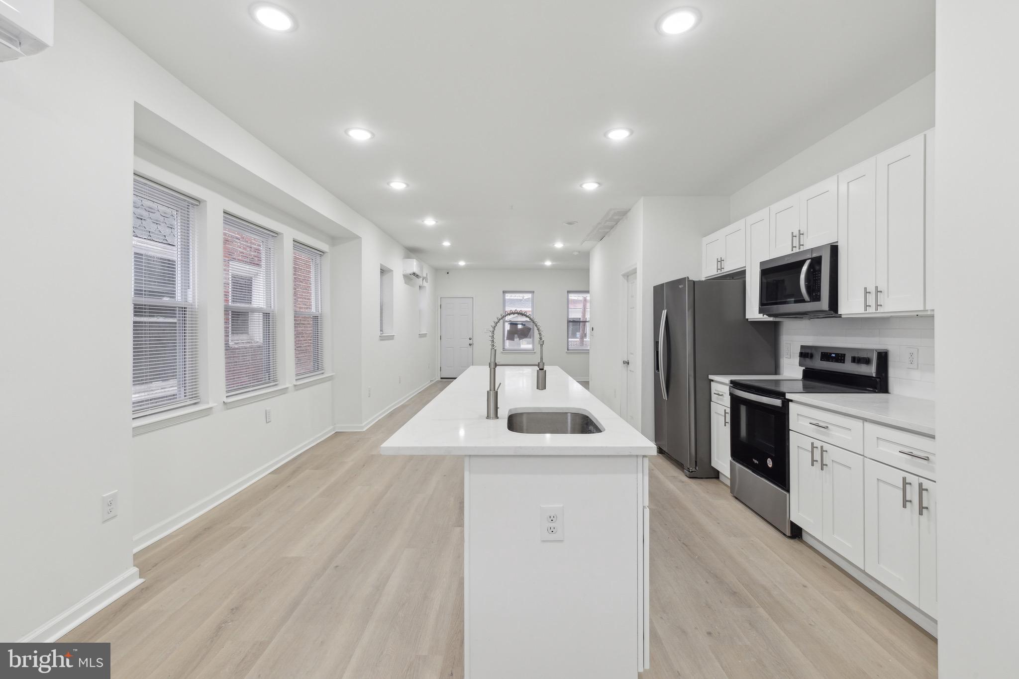 WALNUT HILL - Residential