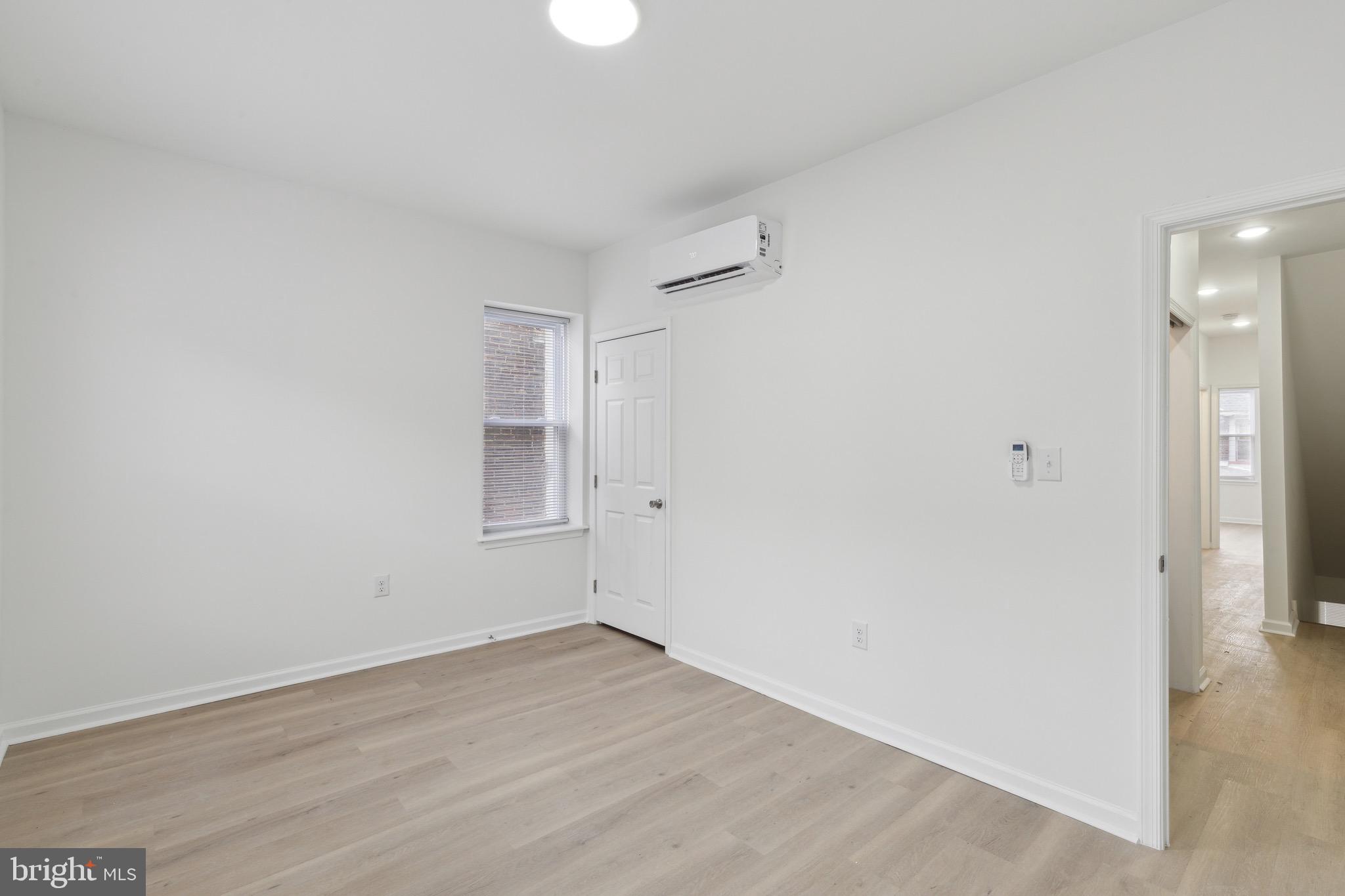 WALNUT HILL - Residential