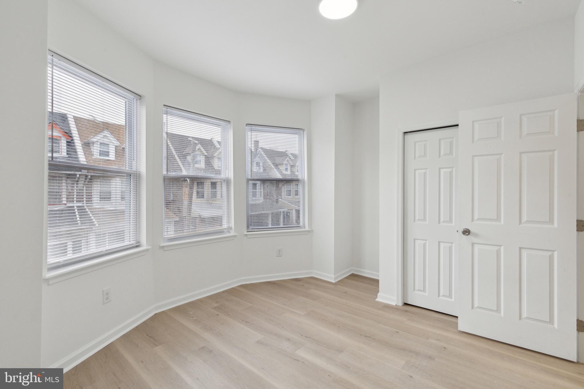 WALNUT HILL - Residential