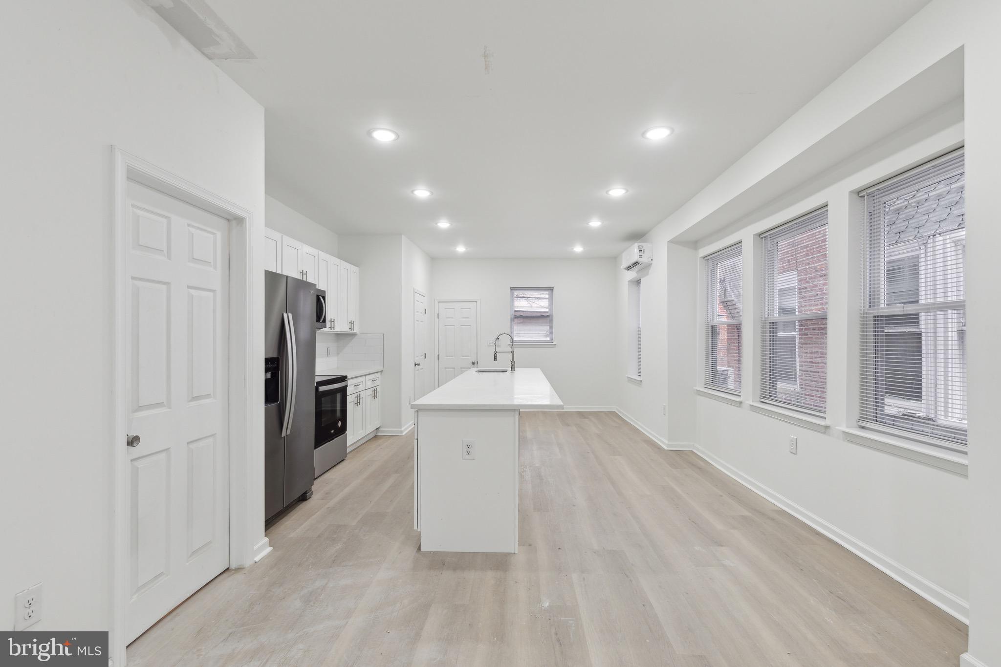 WALNUT HILL - Residential