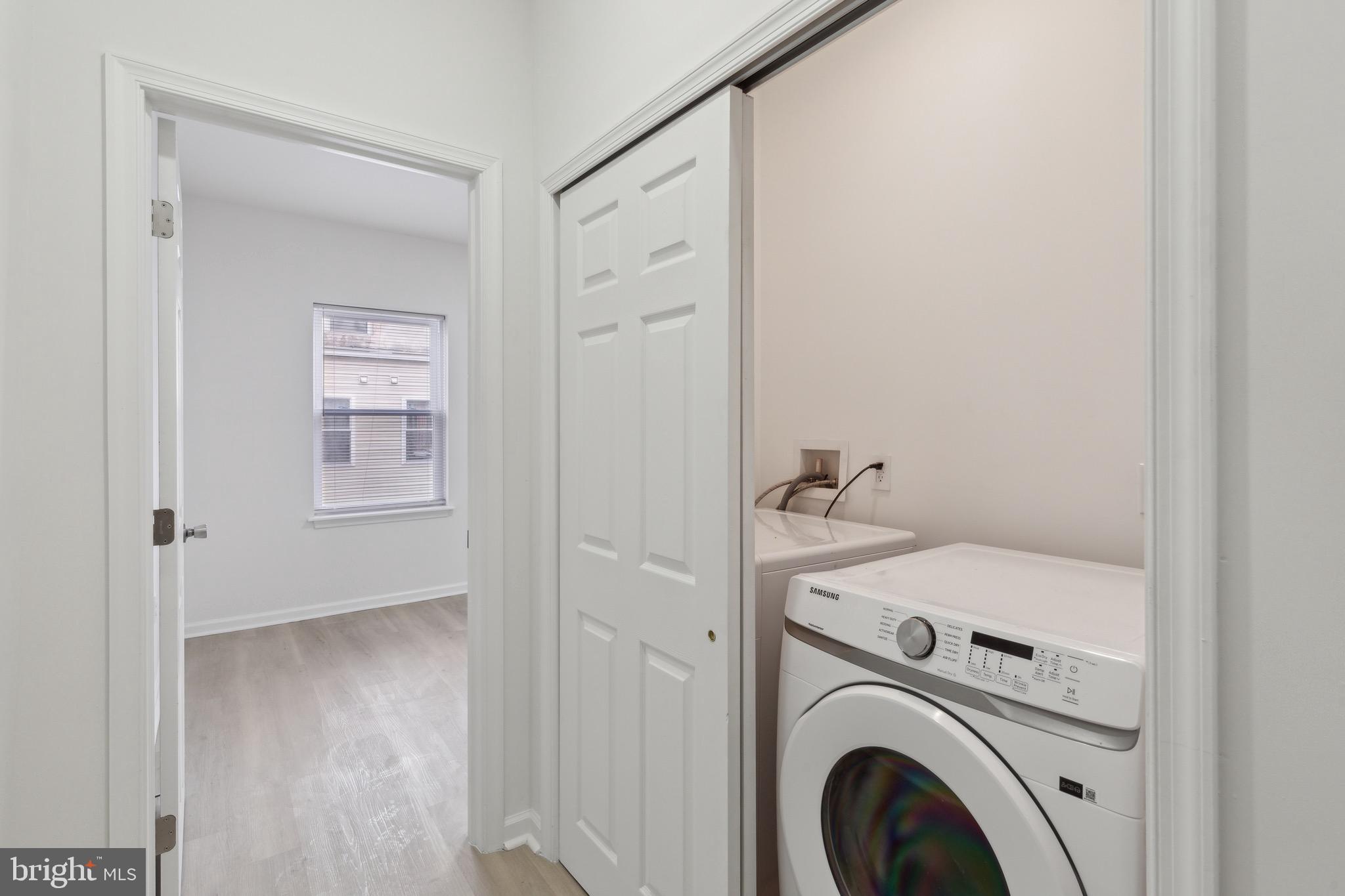 WALNUT HILL - Residential