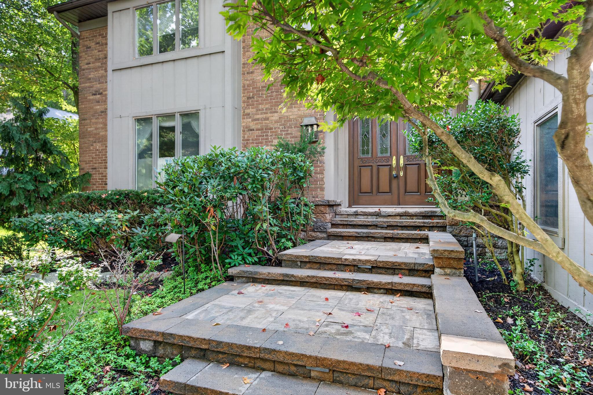 21 TEAK COURT