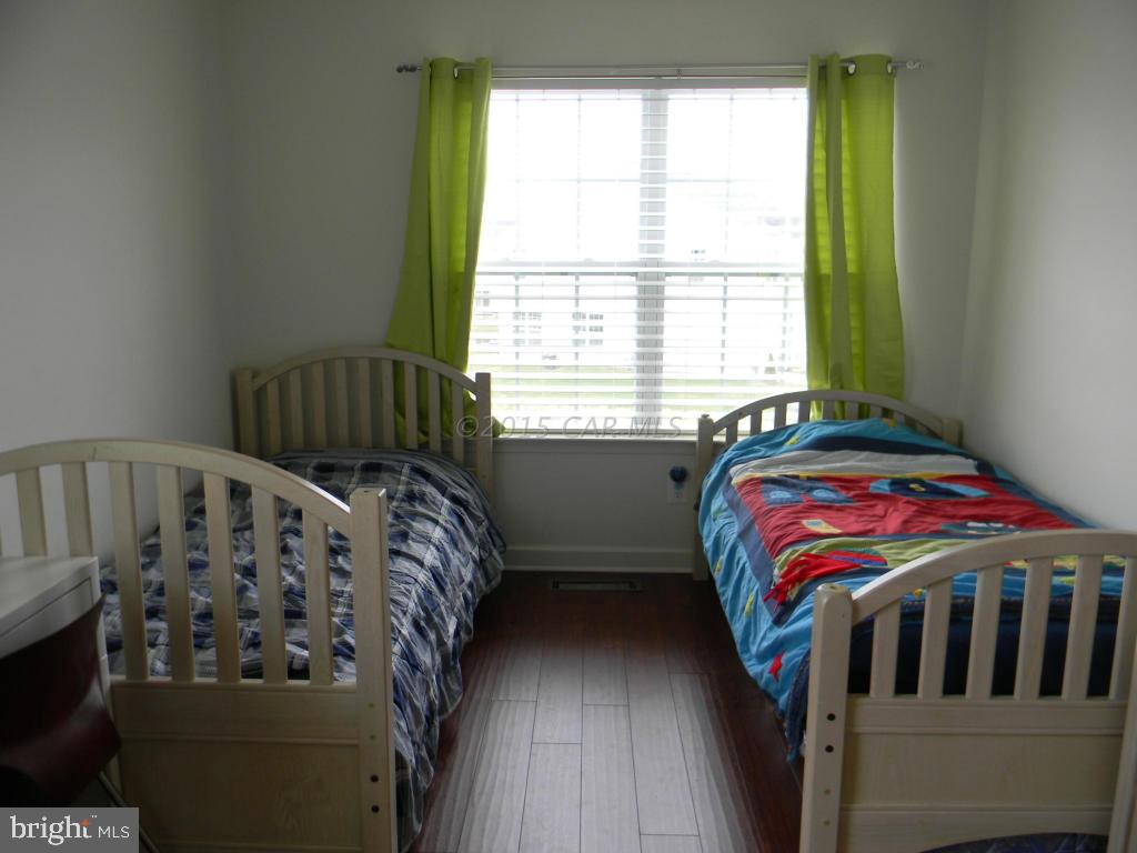 COLONIAL VILLAGE - Residential