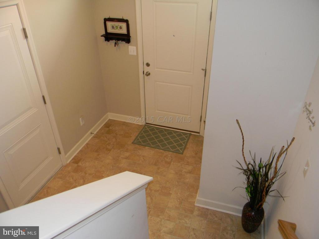 COLONIAL VILLAGE - Residential