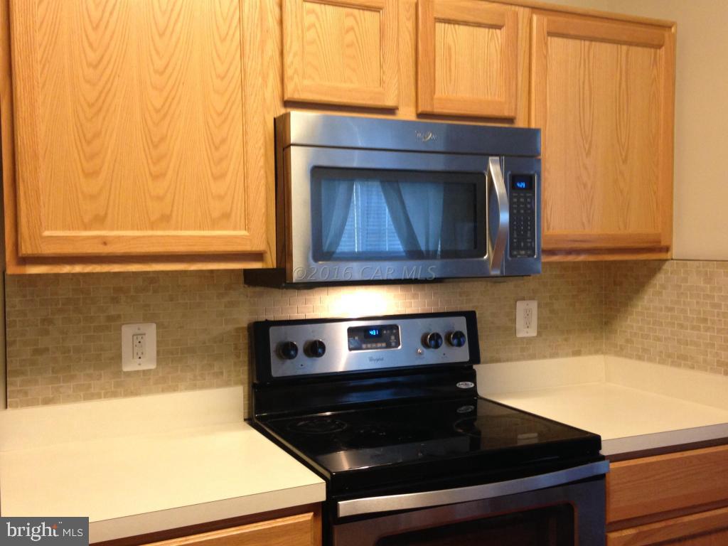 COLONIAL VILLAGE - Residential