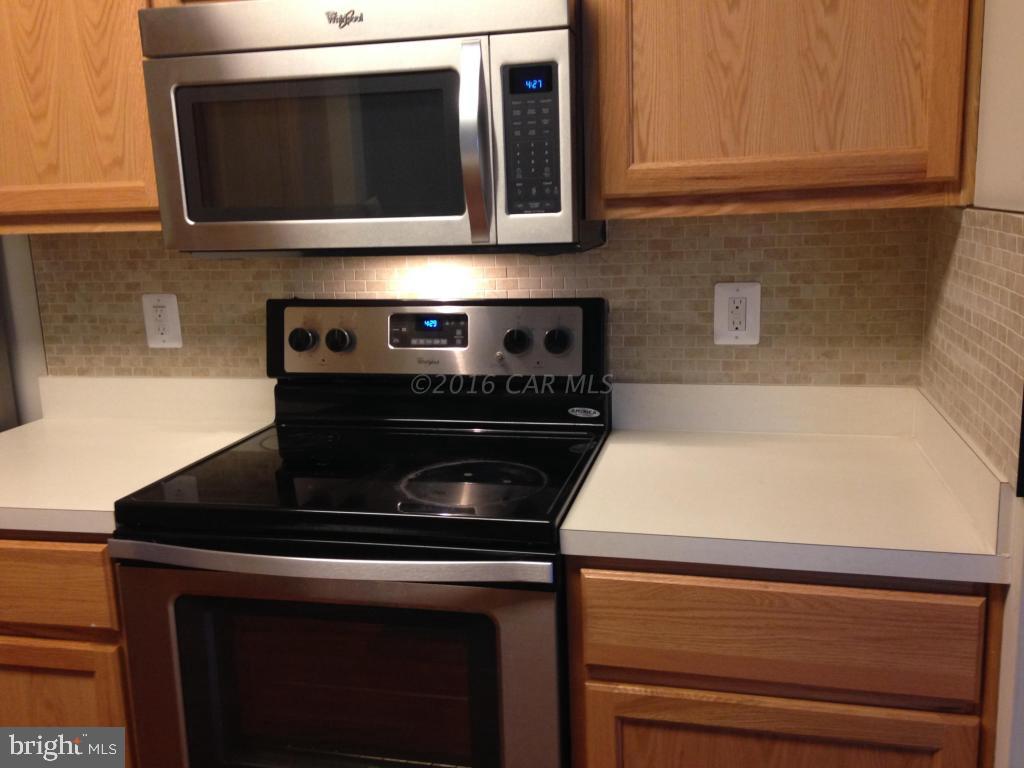 COLONIAL VILLAGE - Residential