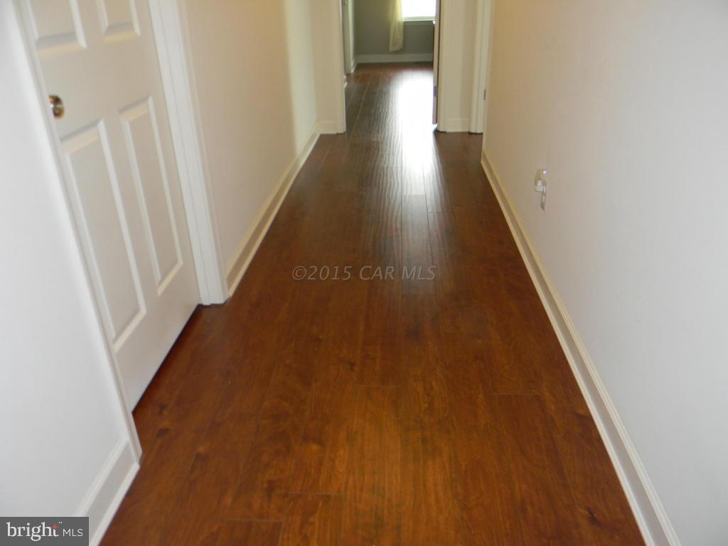 COLONIAL VILLAGE - Residential