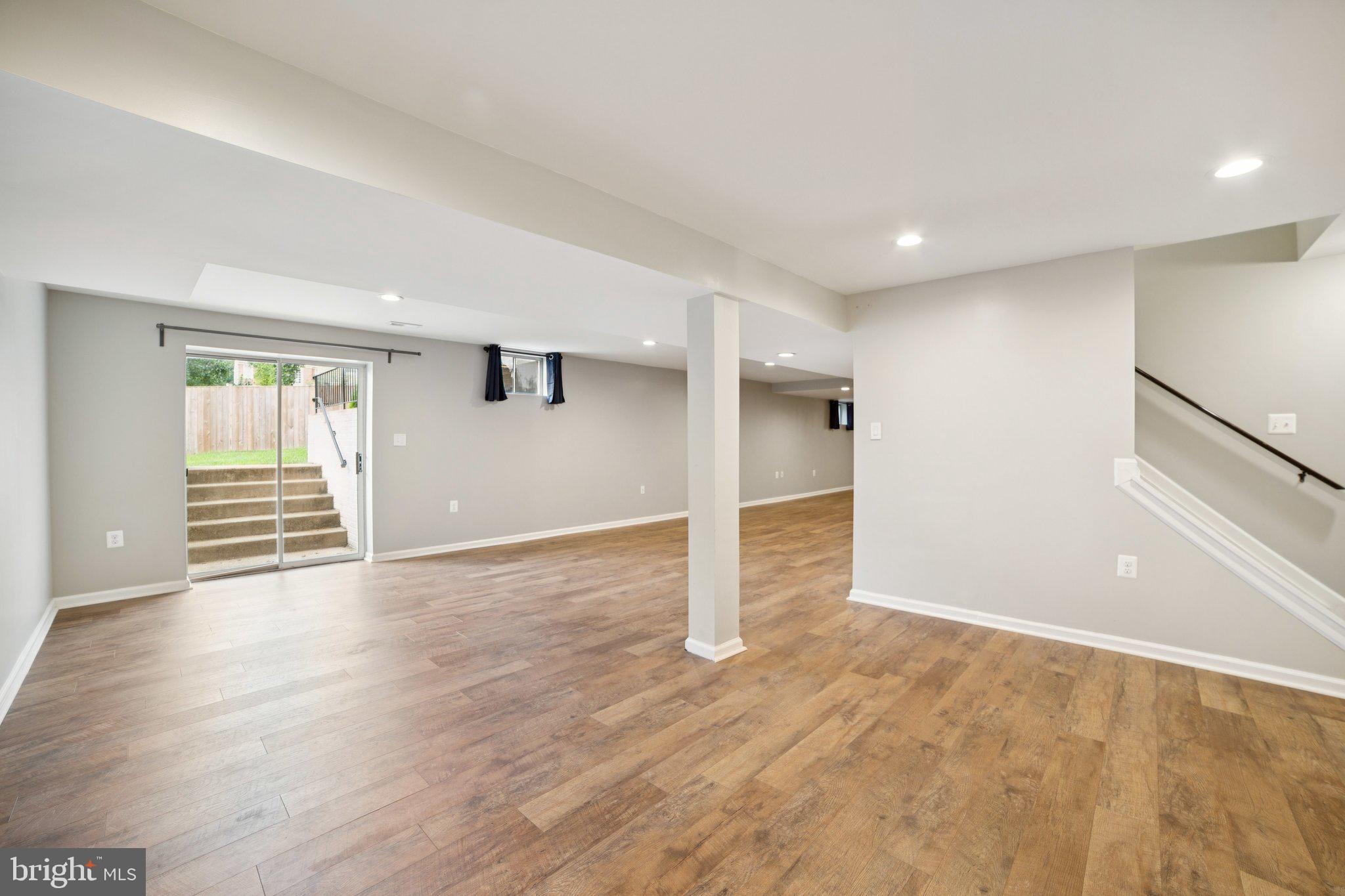 HAMPTON OAKS - Residential