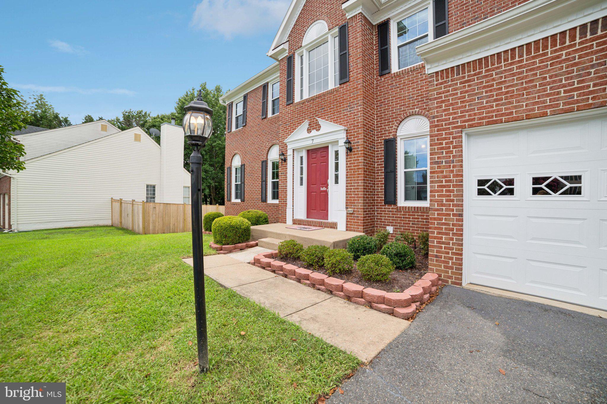 HAMPTON OAKS - Residential