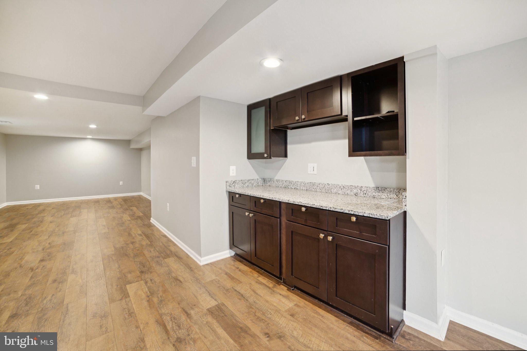 HAMPTON OAKS - Residential