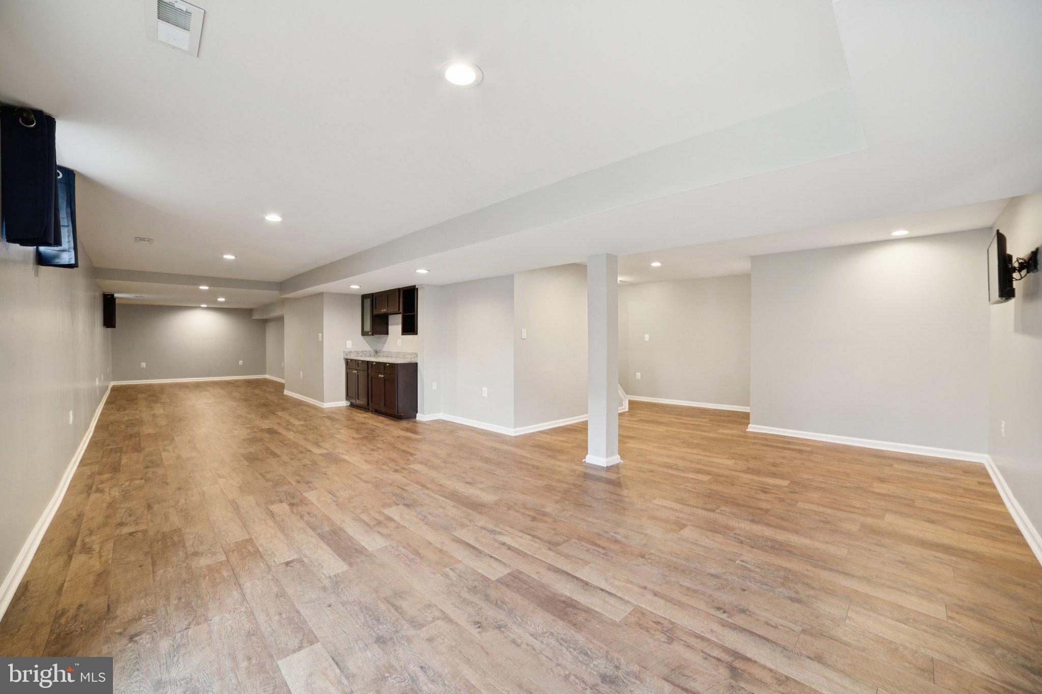 HAMPTON OAKS - Residential