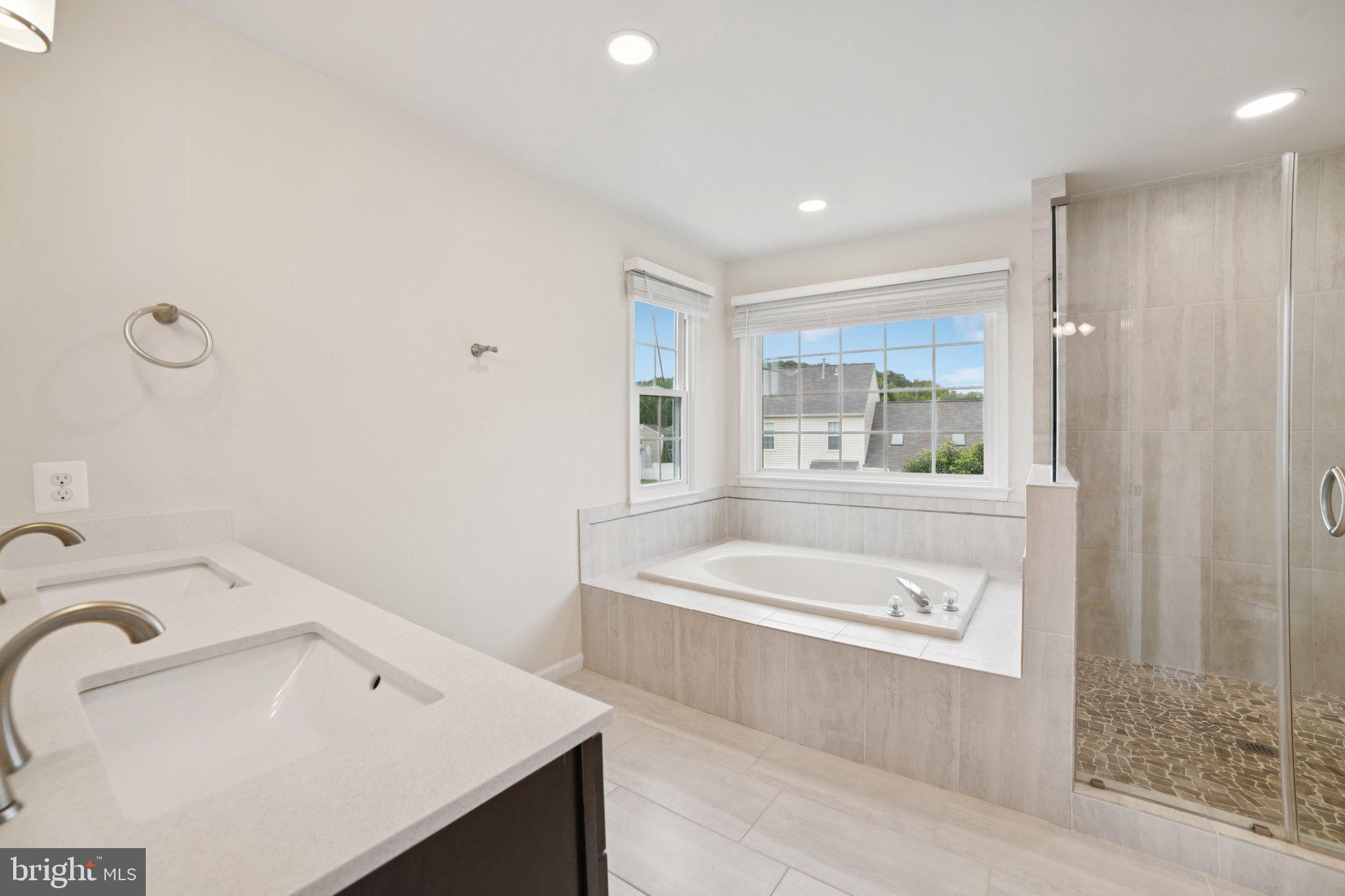 HAMPTON OAKS - Residential