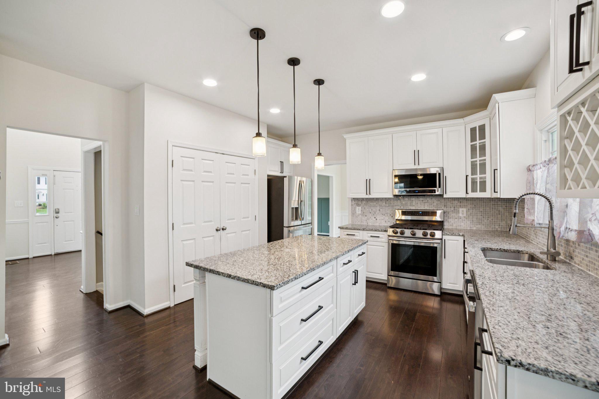 HAMPTON OAKS - Residential