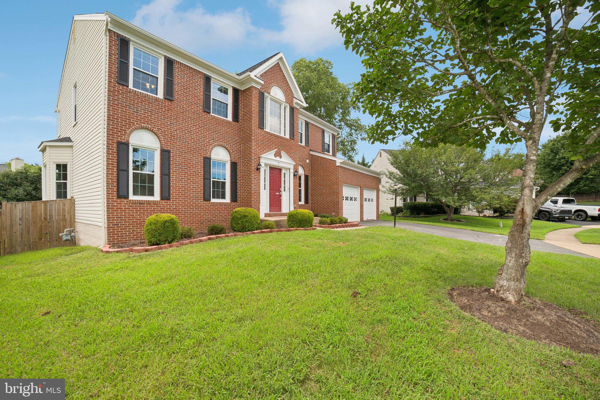 HAMPTON OAKS - Residential