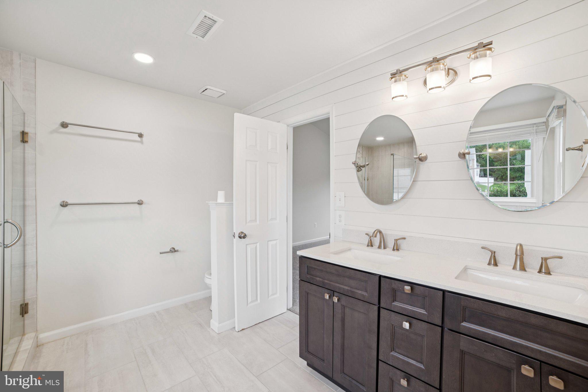 HAMPTON OAKS - Residential