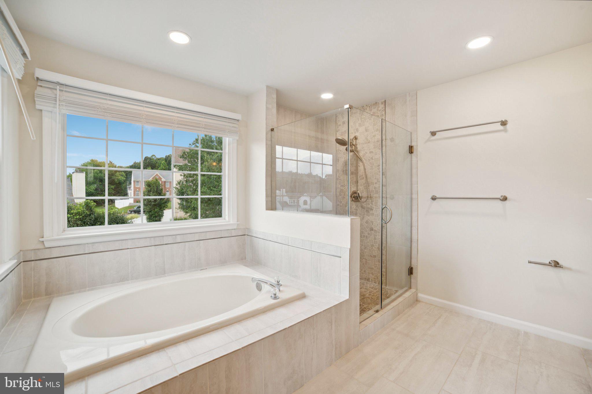 HAMPTON OAKS - Residential