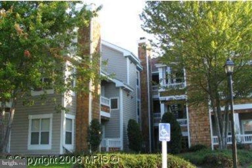 BEST PRICE IN SANDERLING! *******THIS COULD COST LESS THAN PAYING RENT.*  STAINLESS APPLIANCES* UPDATED BATH ** WOOD BURNING FIREPLACE**NEWLY PAINTED**WALK-IN CLOSET**PRIVATE BALCONY ON 2ND FLOOR** PARK #623 DIRECTLY IN FRONT OF BUILDING**WALK TO SHOPPING, LIBRARY, METRO BUS +QUIET AREA WITH PLENTY OF EXTRA PARKING**CONDO FEE INCLUDES POOL, EXERCISE FACILITY,WALKING PATHS,**EXCELLENT CONDITION....