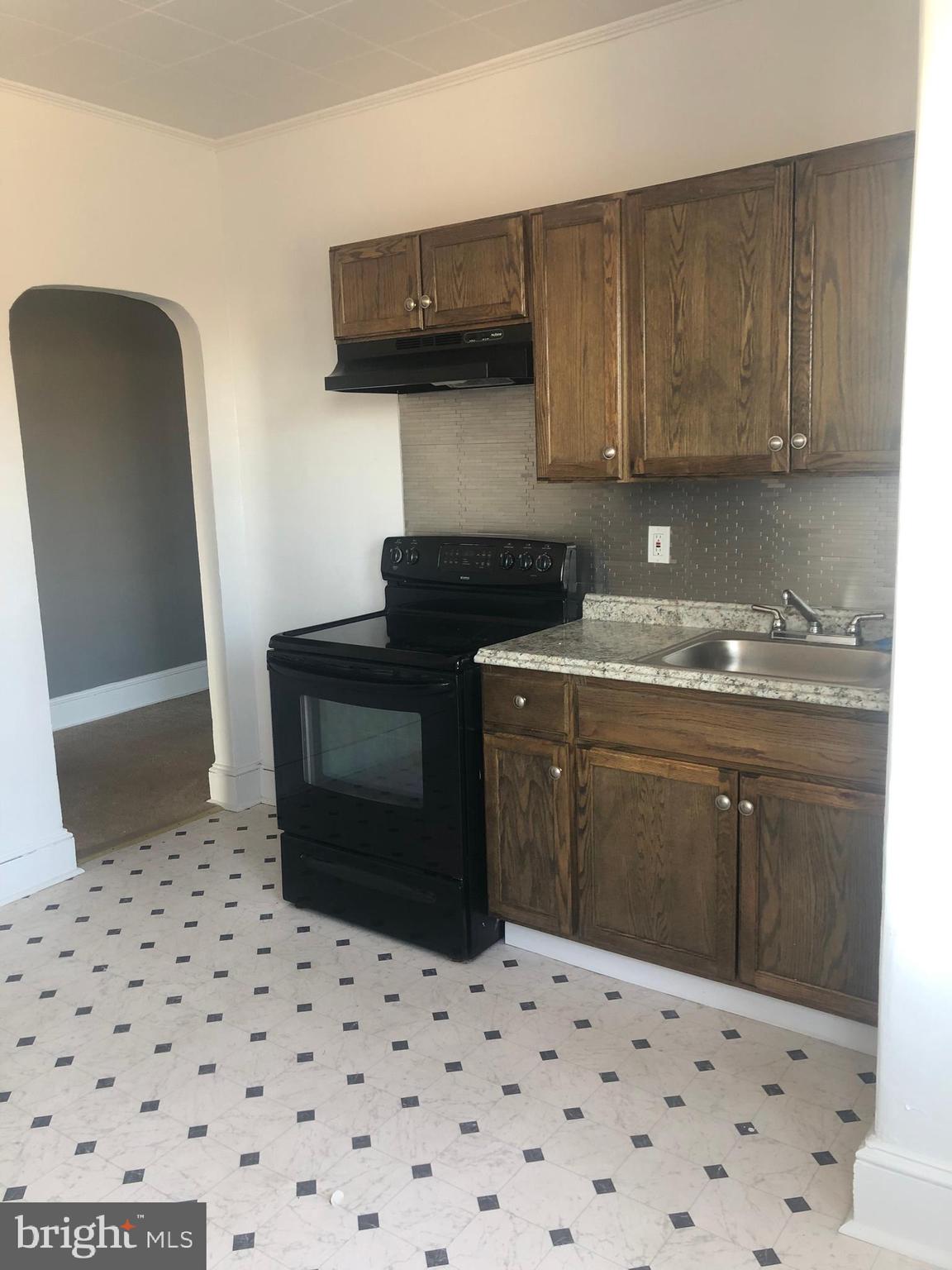 CRESCENTVILLE - Residential Lease