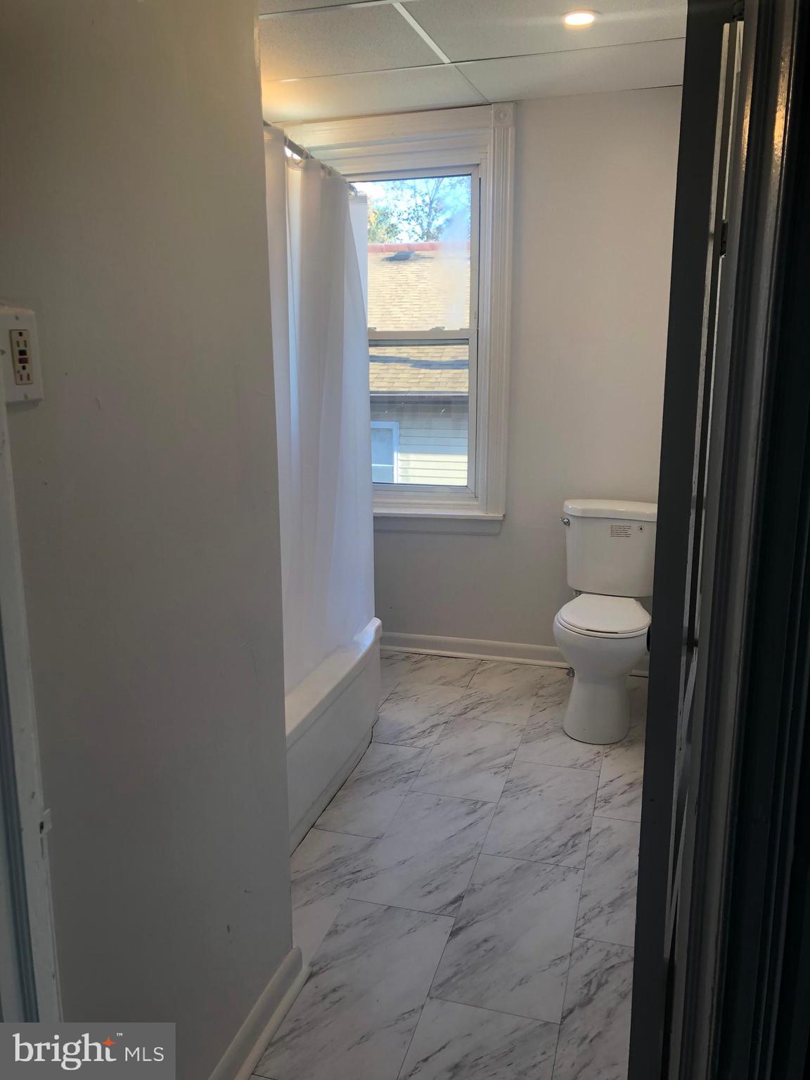 CRESCENTVILLE - Residential Lease