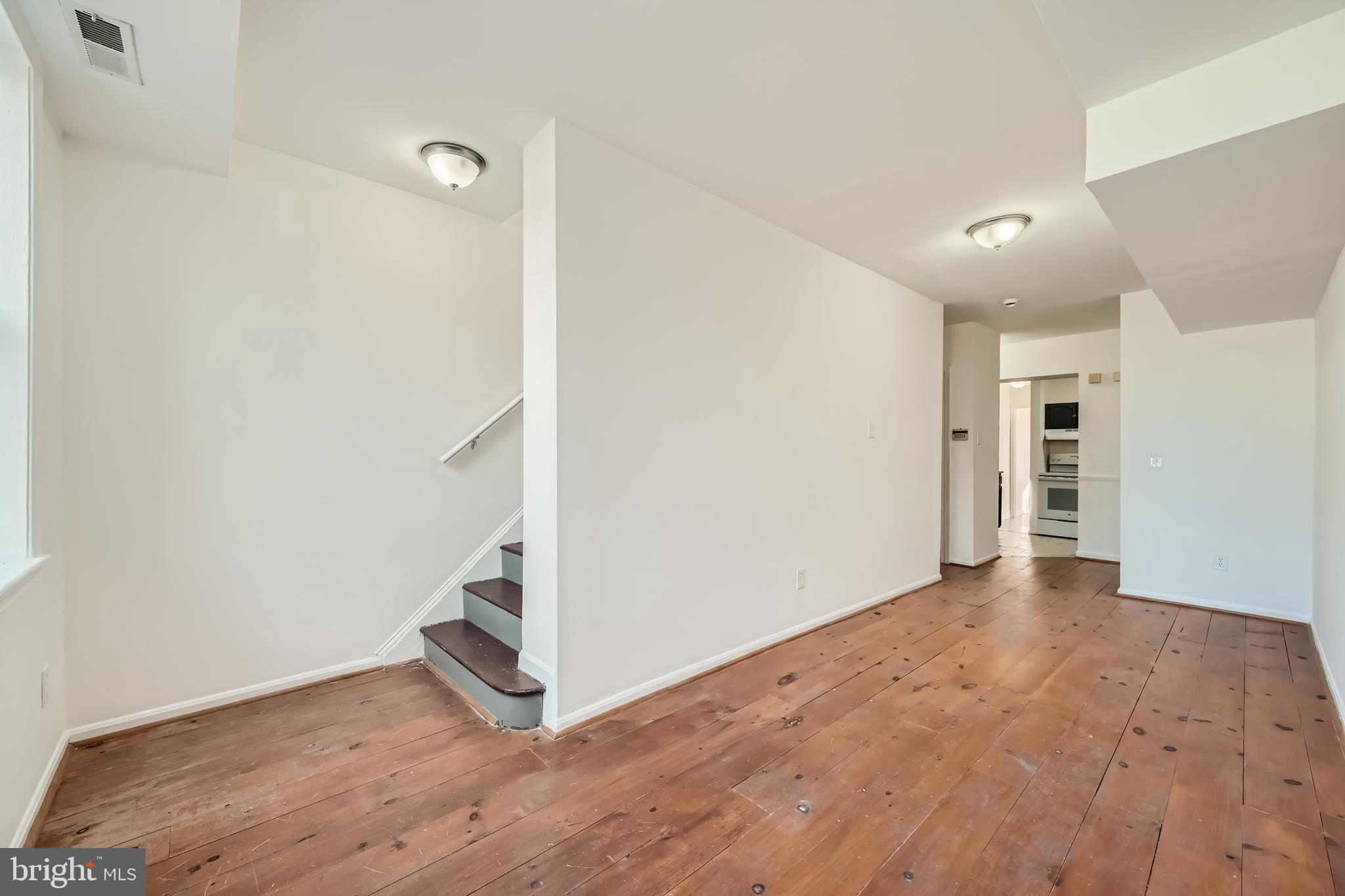 HOLLINS MARKET - Residential