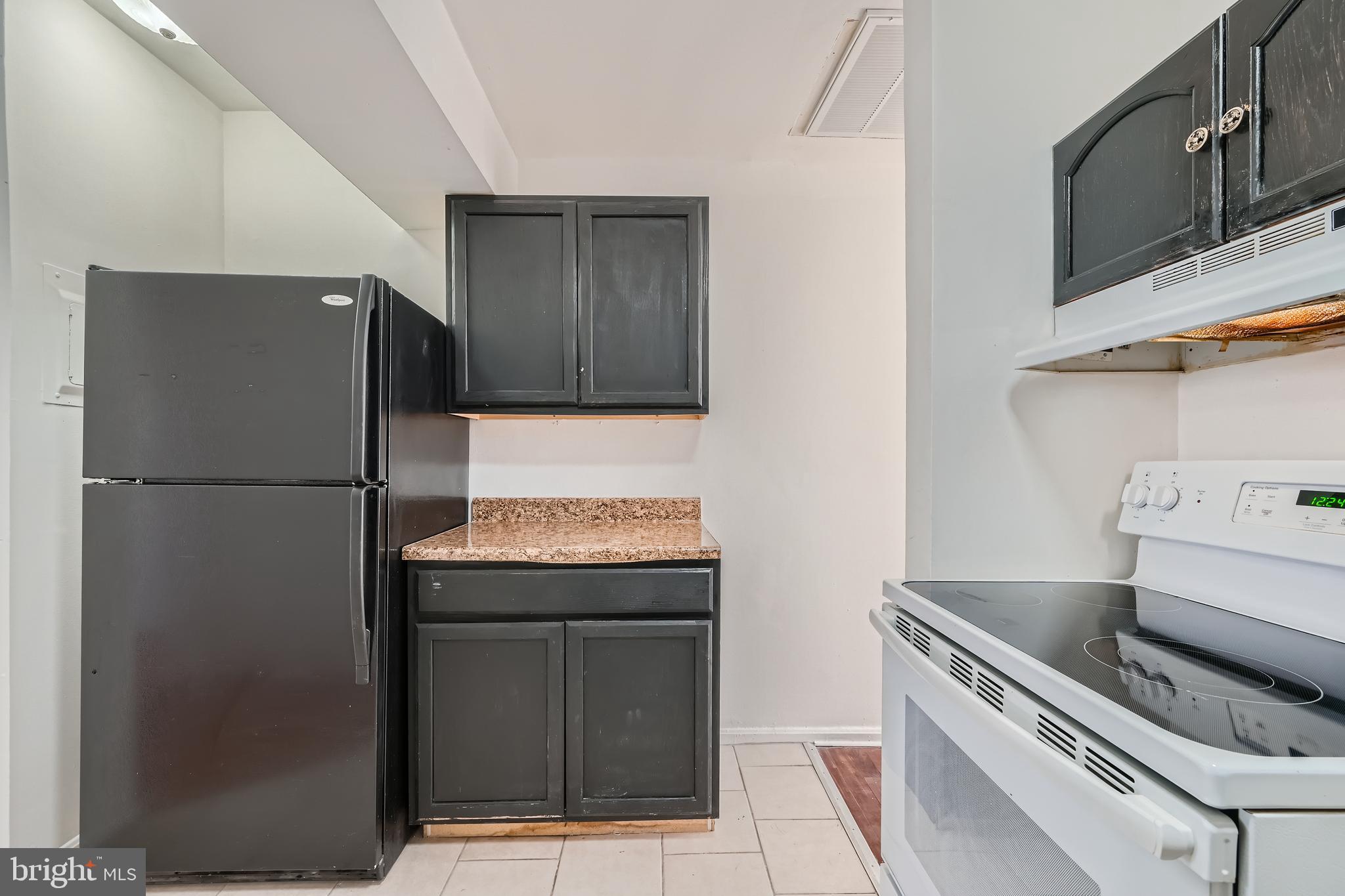 HOLLINS MARKET - Residential