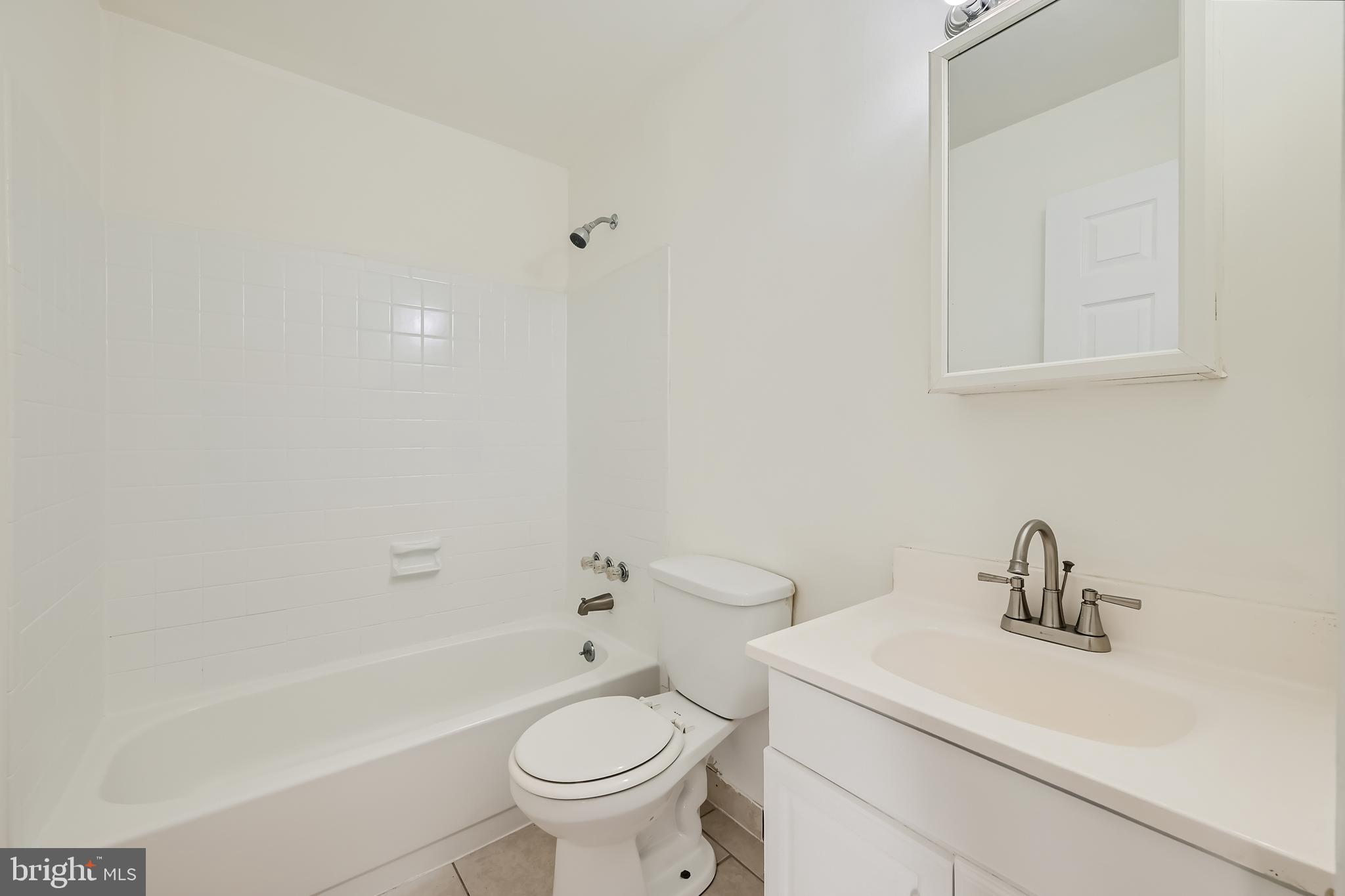 HOLLINS MARKET - Residential