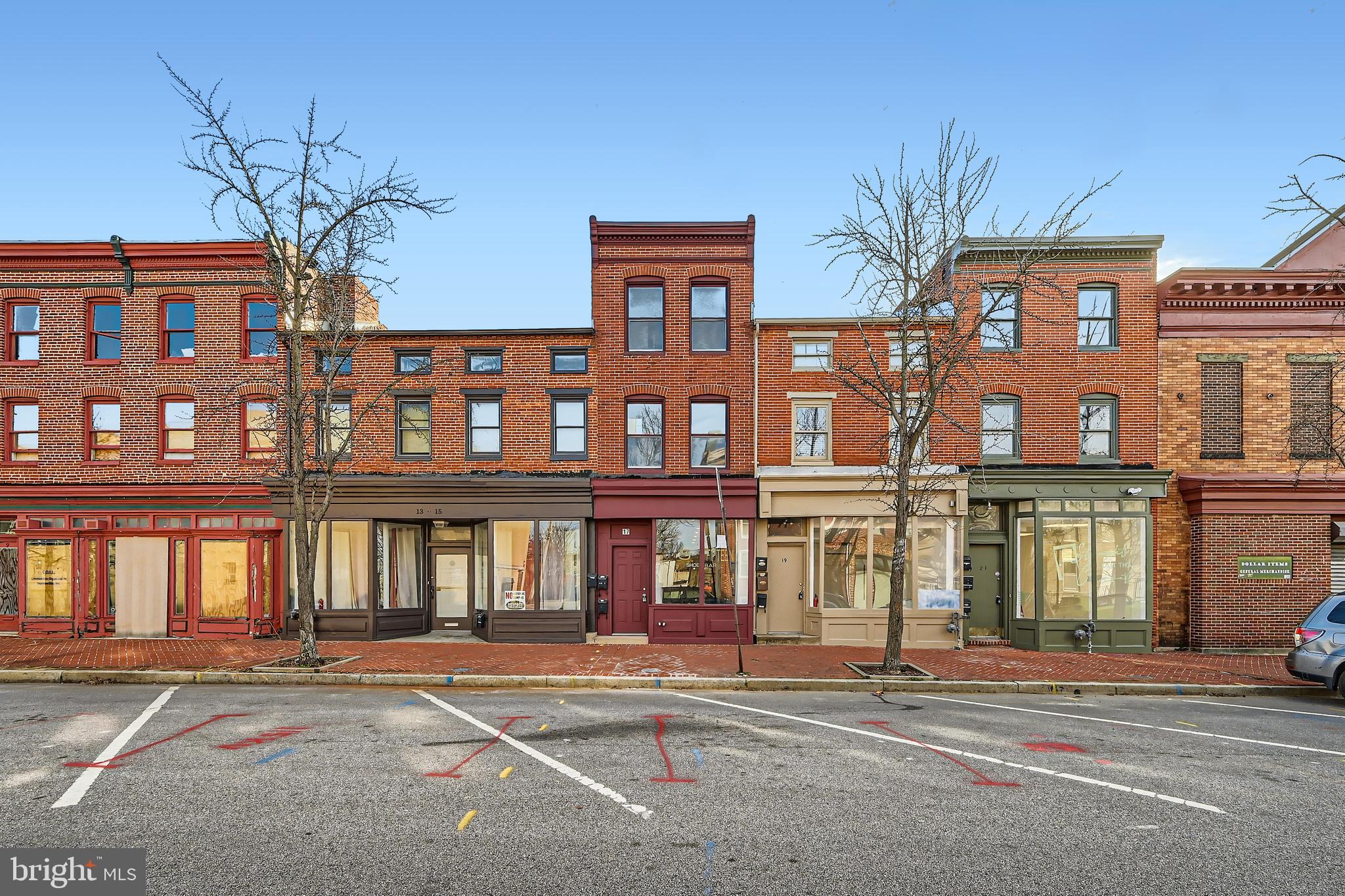 HOLLINS MARKET - Residential