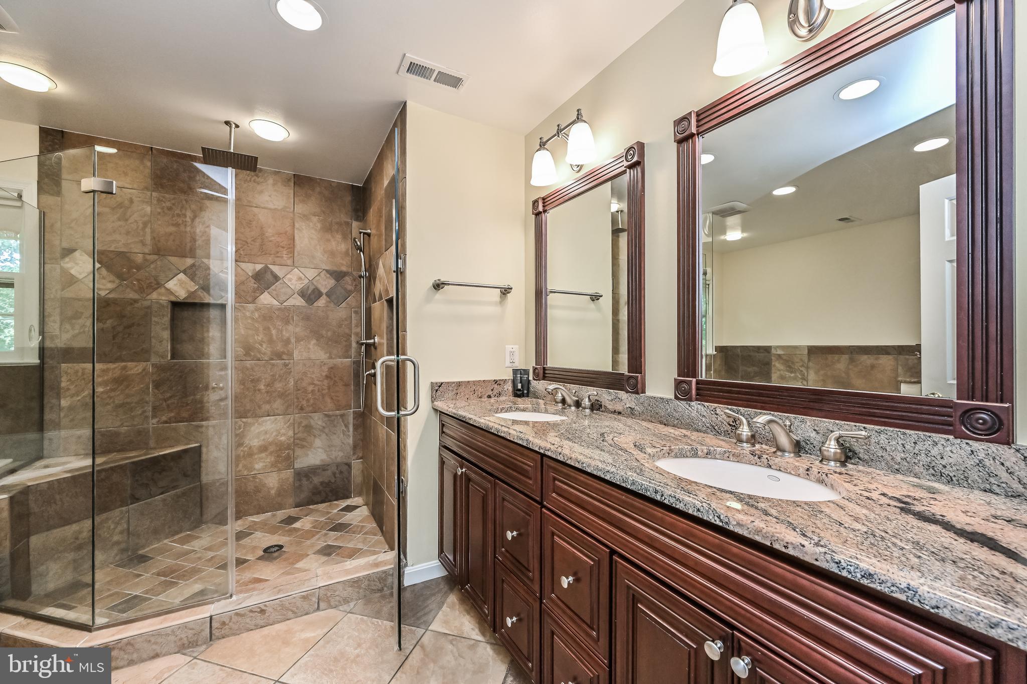 CROSSPOINTE - Residential