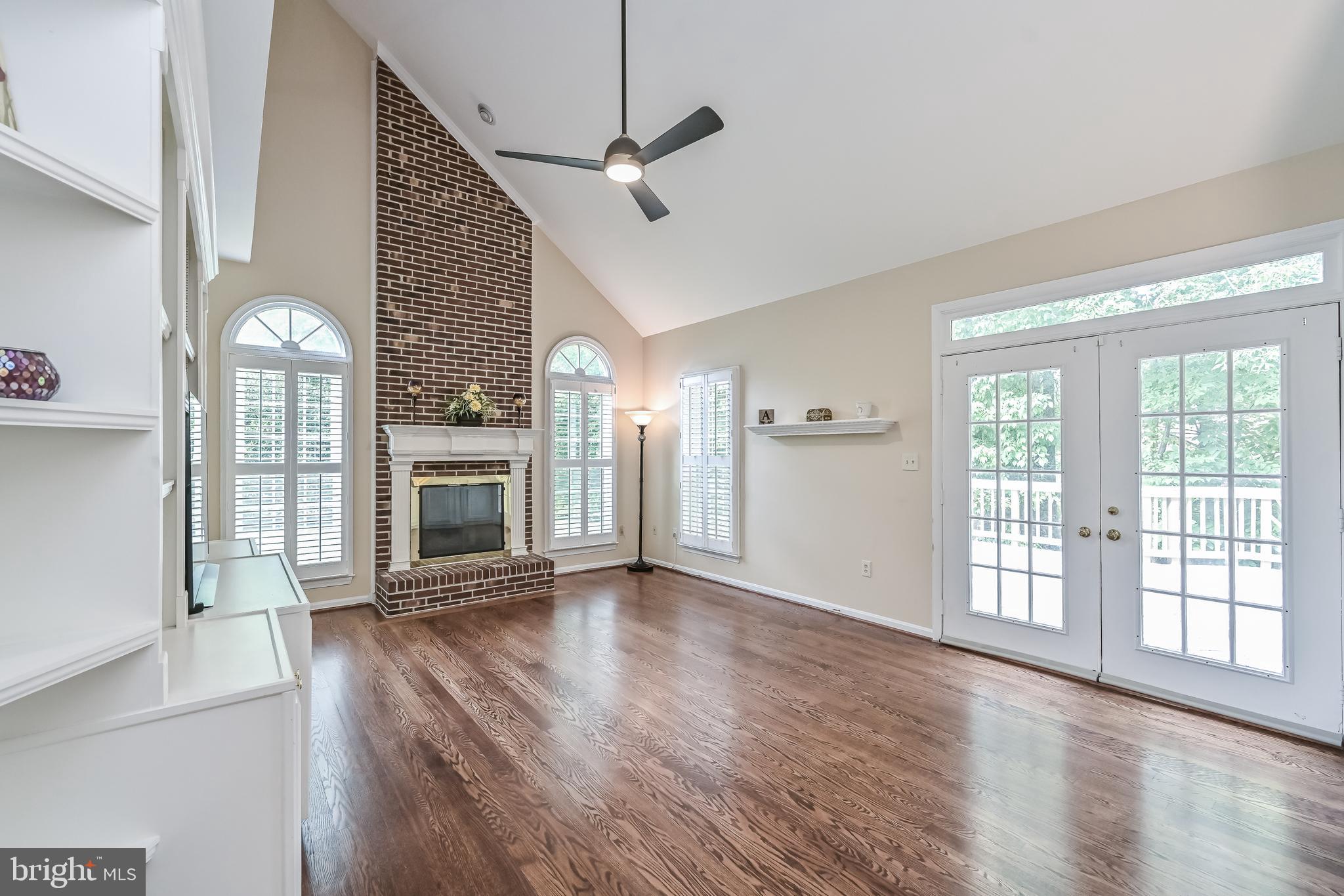 CROSSPOINTE - Residential