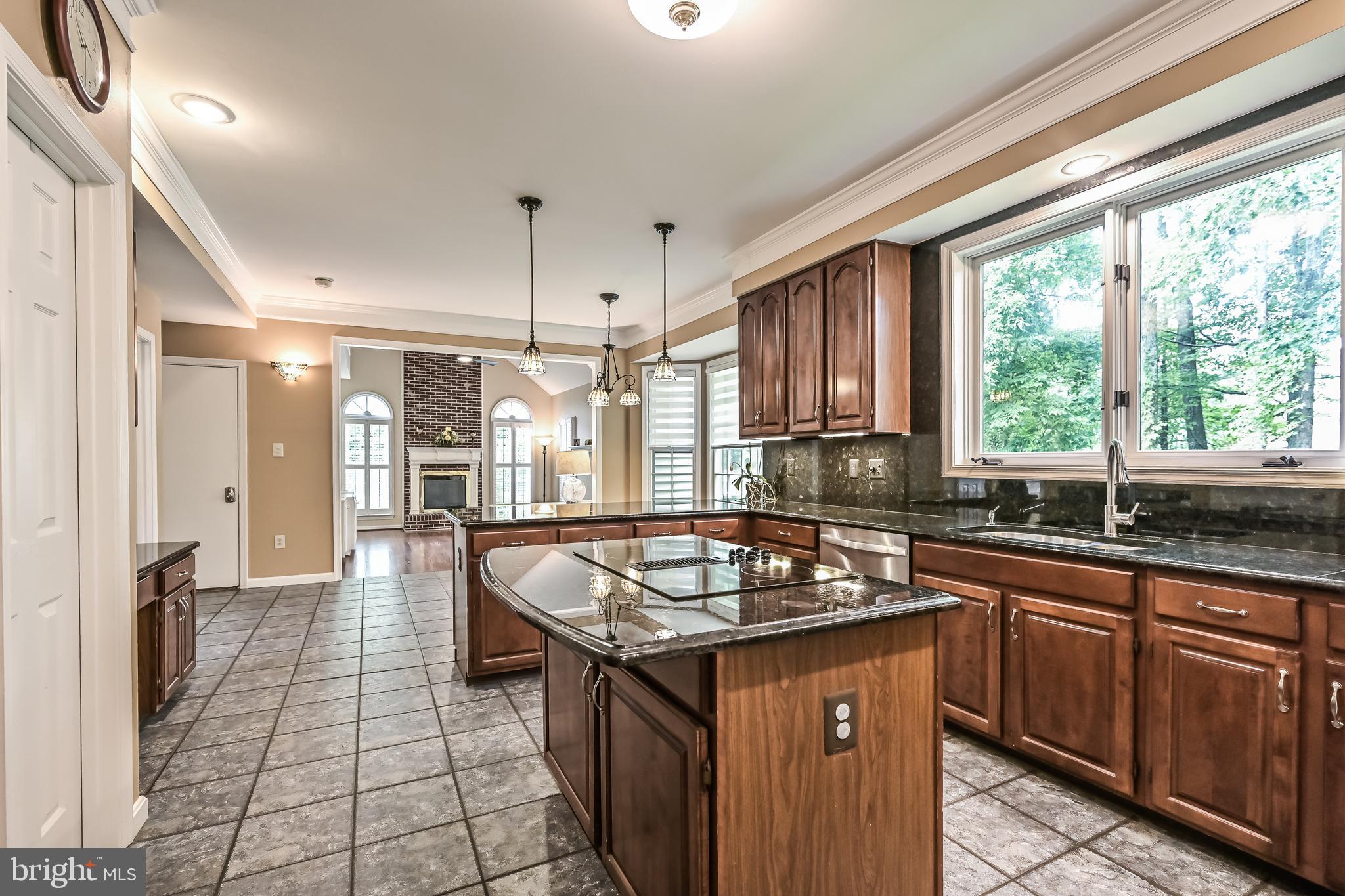 CROSSPOINTE - Residential