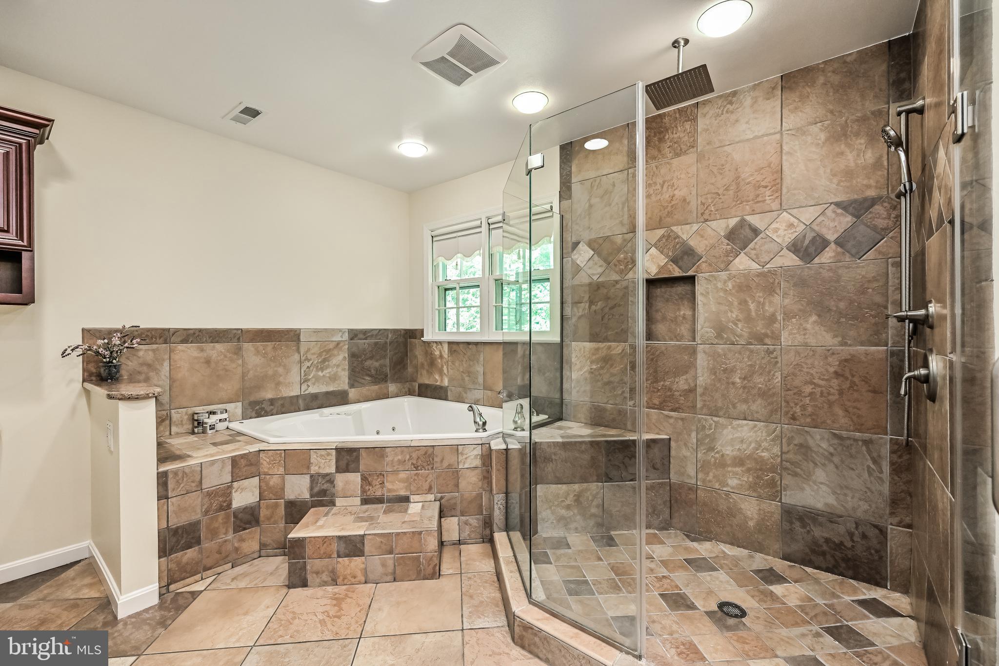 CROSSPOINTE - Residential