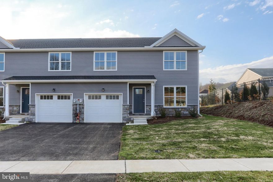 Beatiful New Built 9 Townhomes In Hershey PA. 3 Bedrooms, 2.5 Bathrooms, Granite Kitchen with Stainless Steel Allipances with Island. 2nd floor Laundry, 1 Car Garage and Covered Patio. 5 Townhomes on Lamp Post Ln avaiable from 2/1/24 and 4 Townhomes on Hart Ln avaiable from 6/1/24.