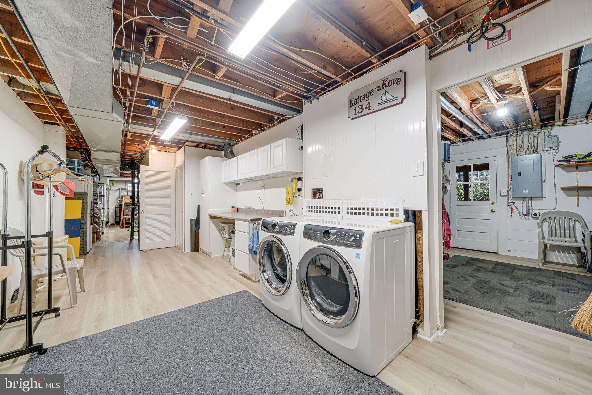 RESTON - Residential