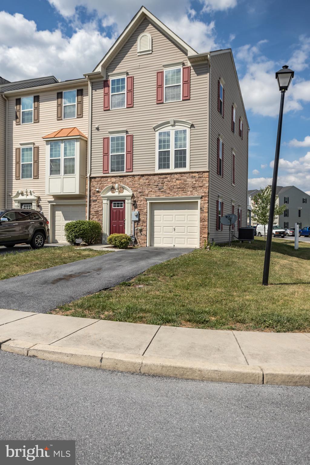 BROOKFIELD - Residential