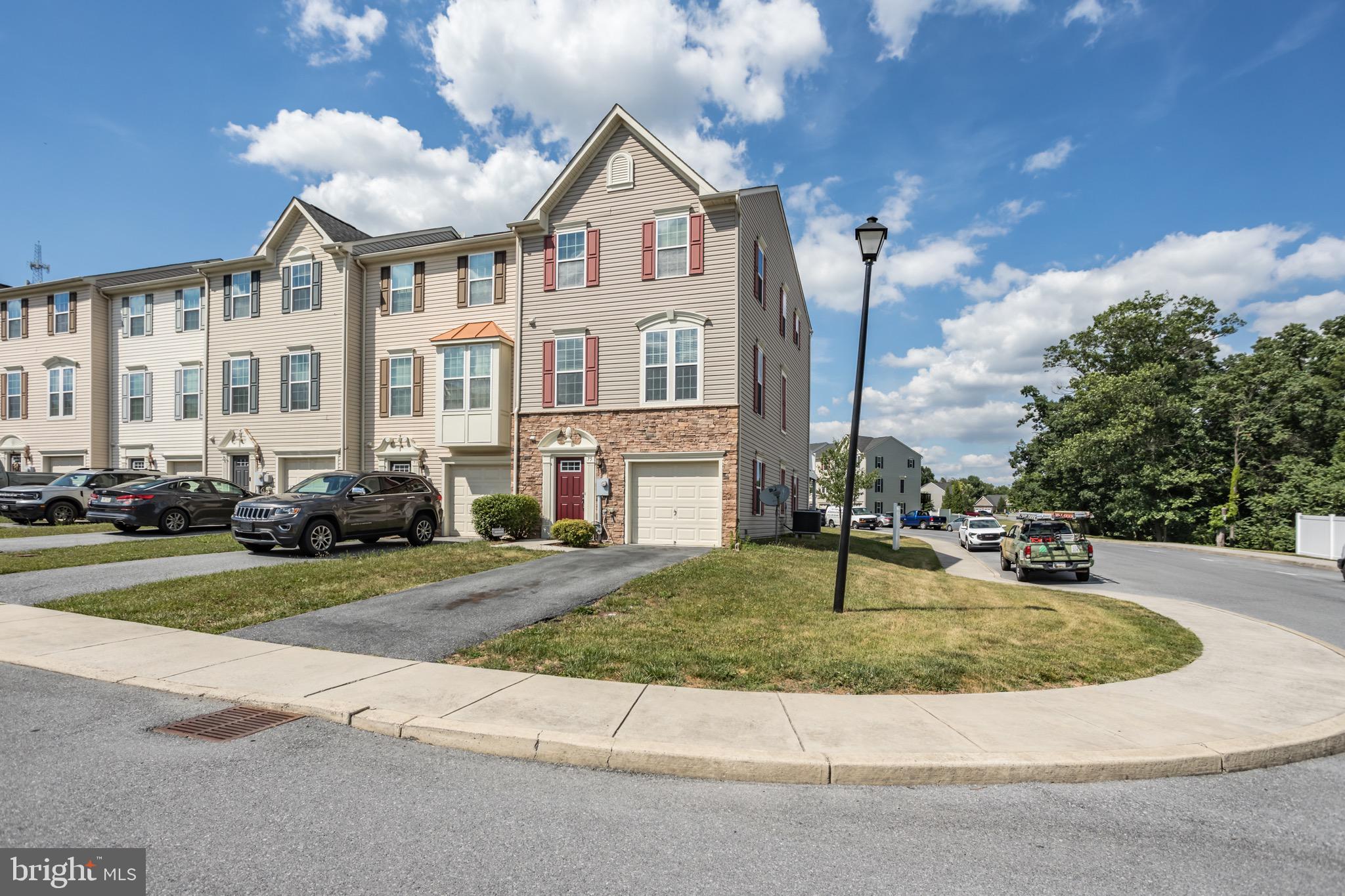 BROOKFIELD - Residential